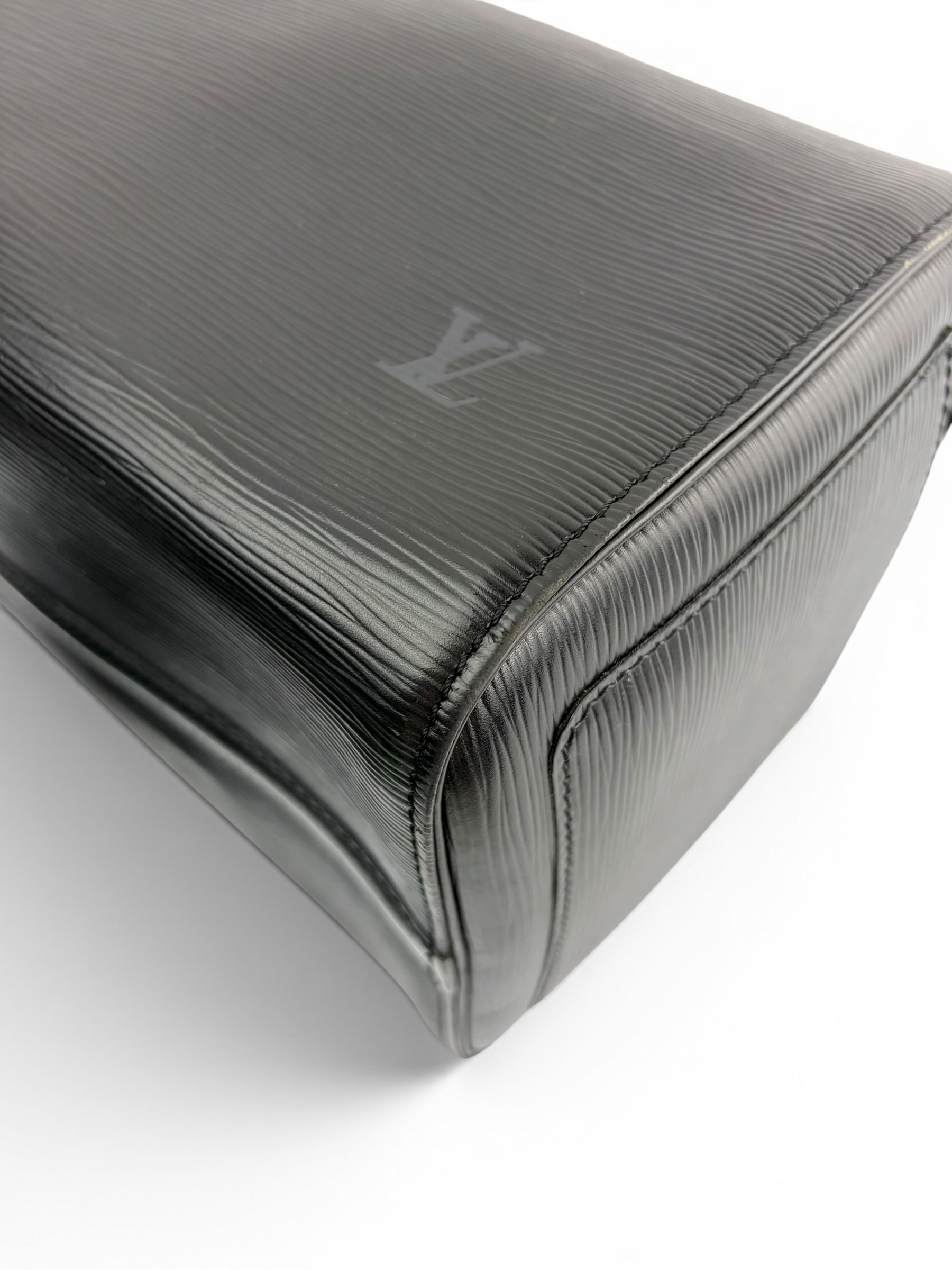 louis-vuitton-black-epi-speedy-35--8