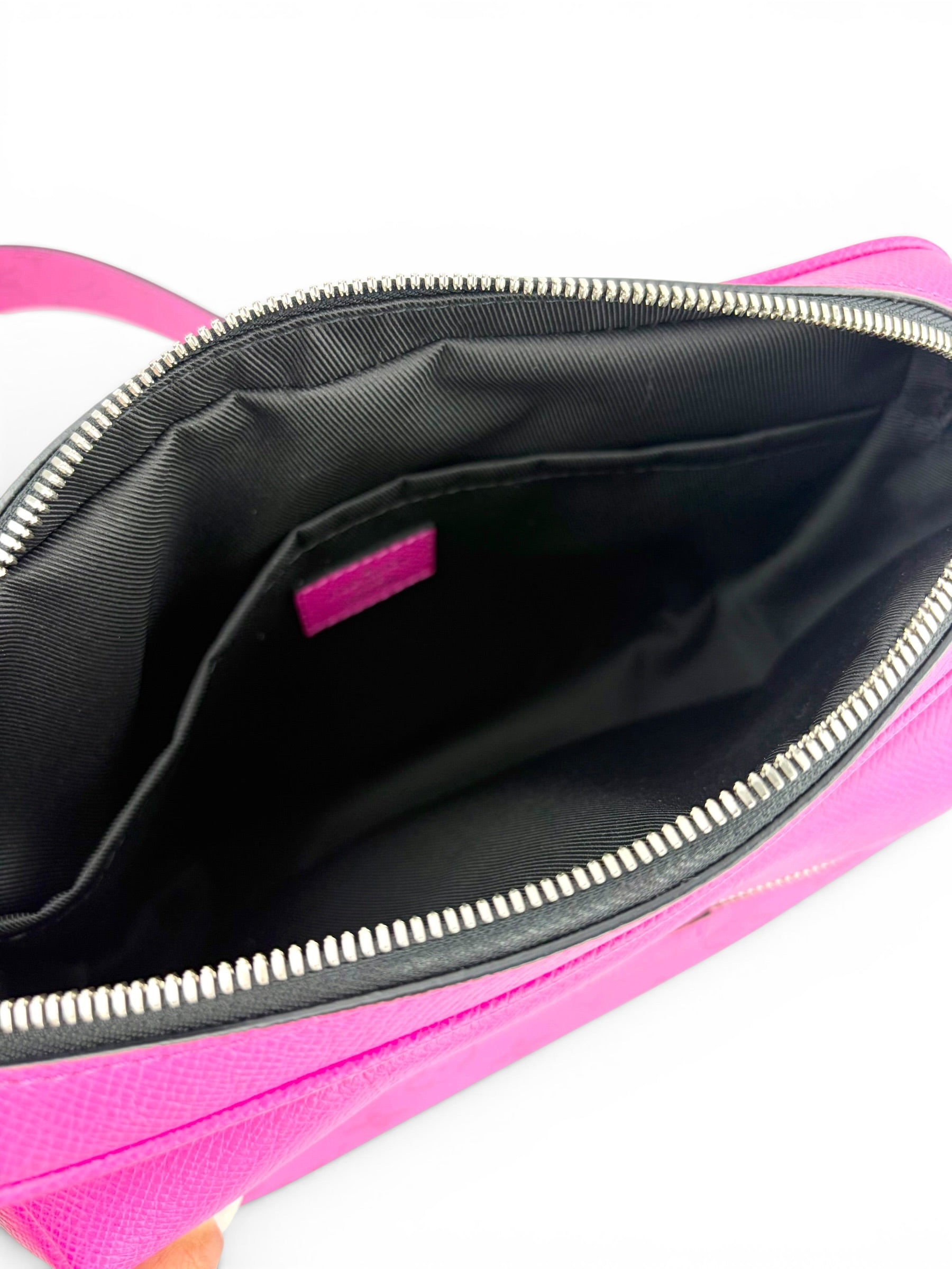 louis-vuitton-pink-monogram-taigarama-crossbody--10