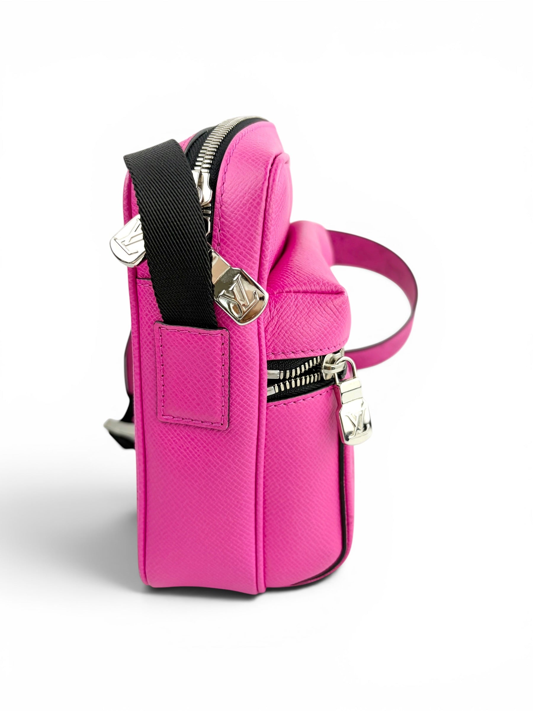 louis-vuitton-pink-monogram-taigarama-crossbody--2