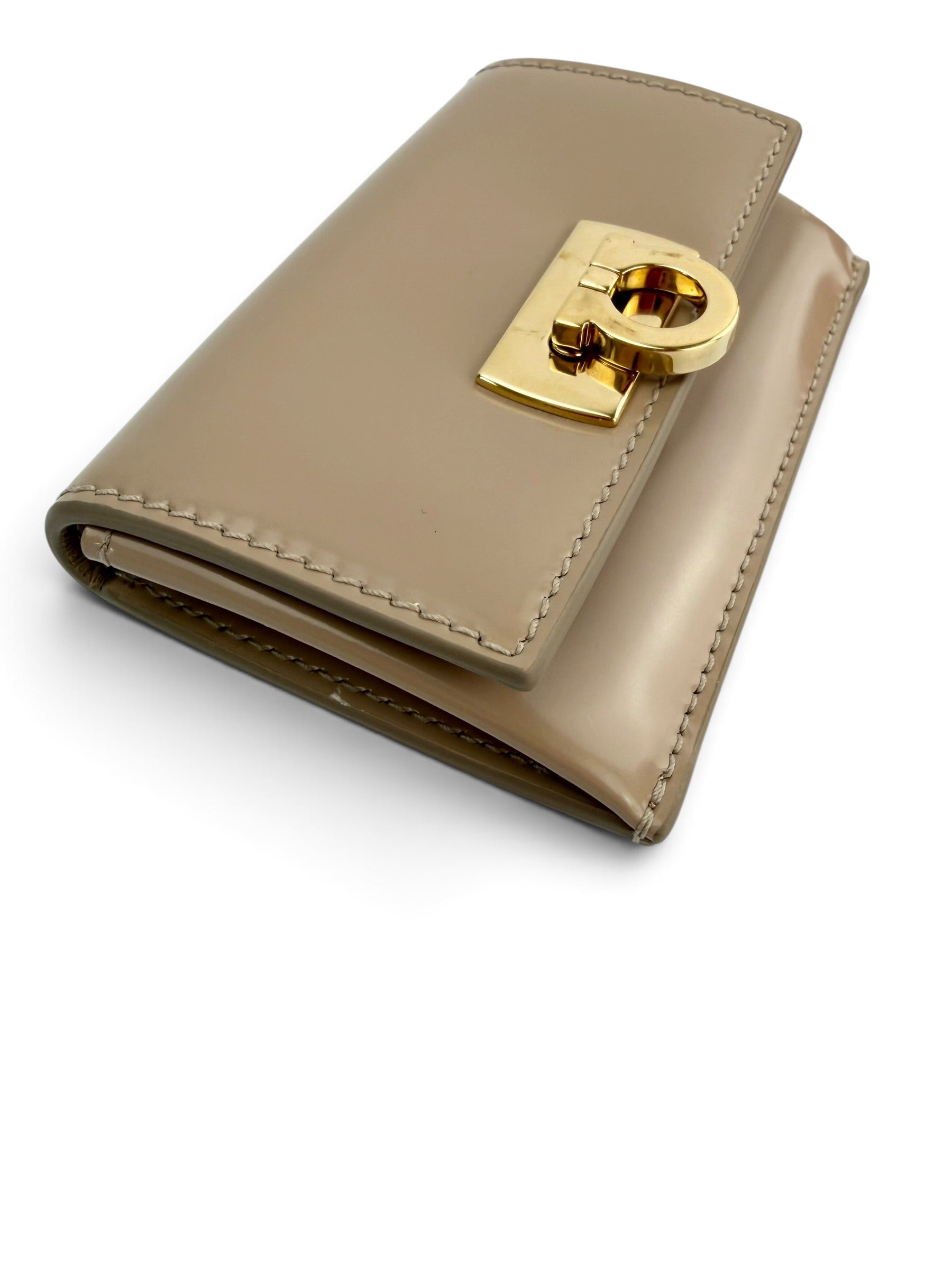 ferragamo-beige-calfskin-card-holder--5
