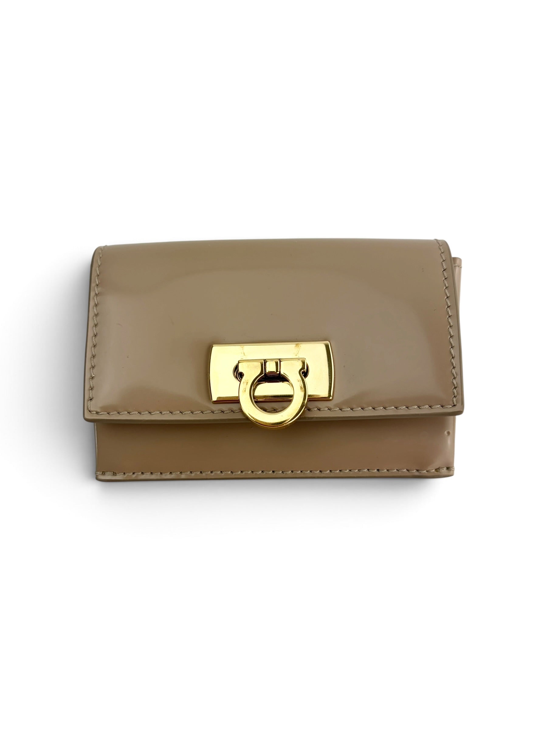 ferragamo-beige-calfskin-card-holder--0