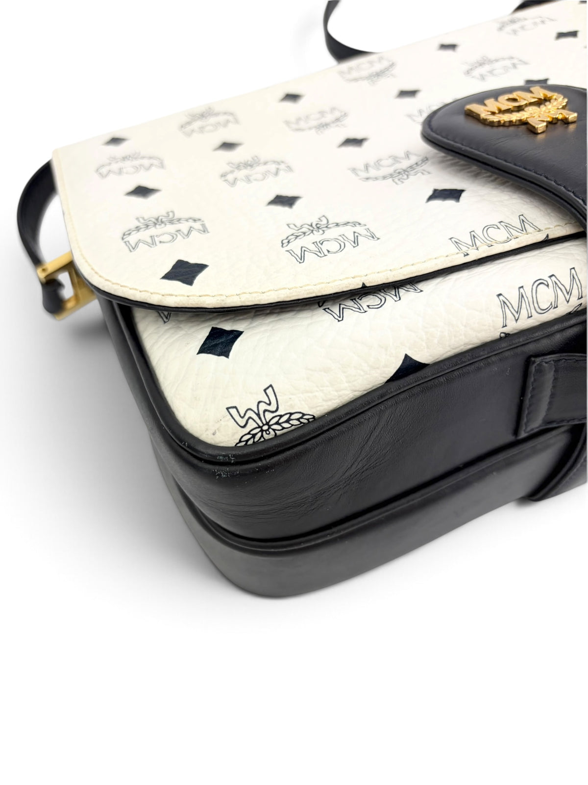 mcm-black-and-white-visetos-monogram-crossbody-7