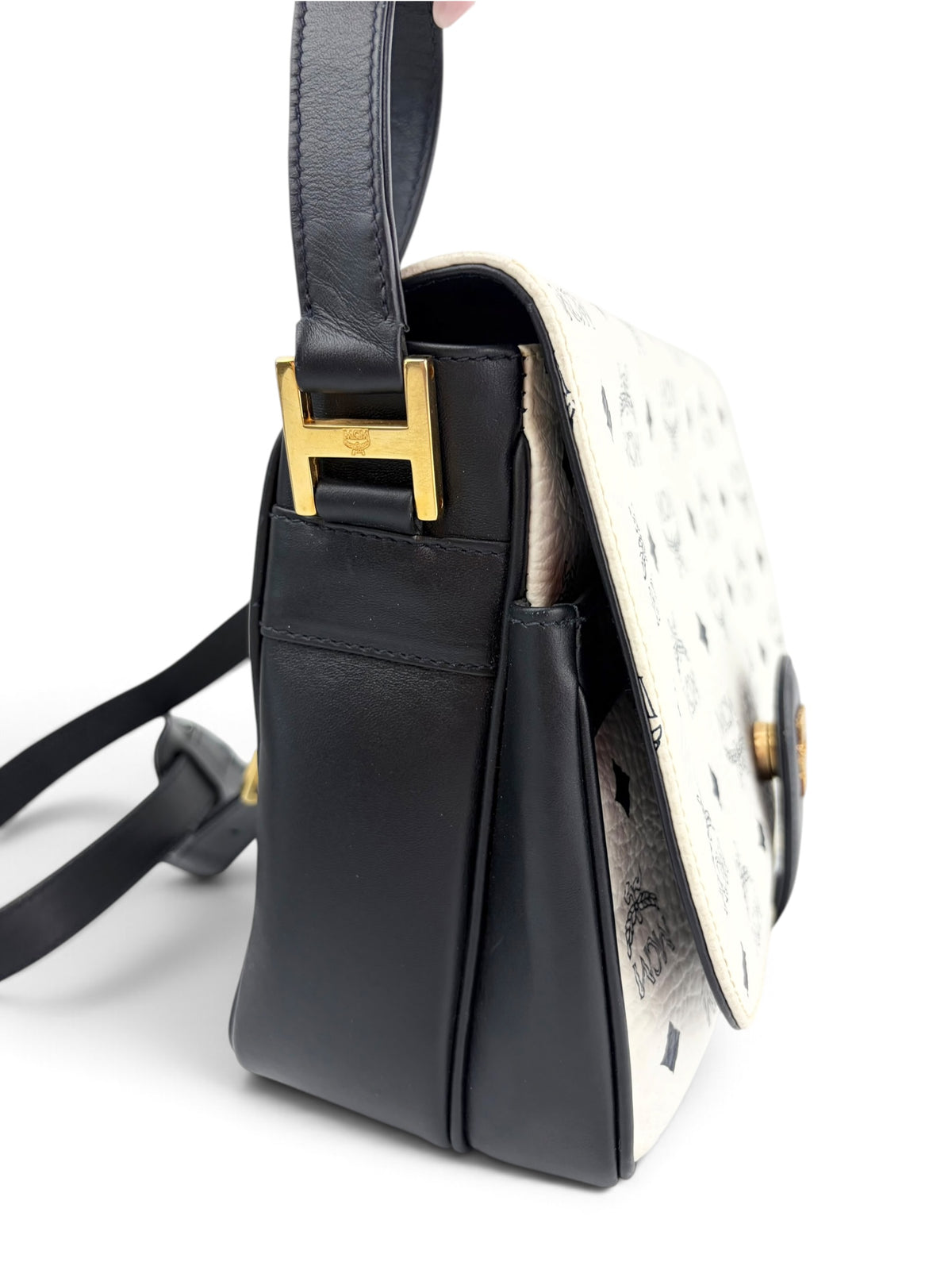 mcm-black-and-white-visetos-monogram-crossbody-3