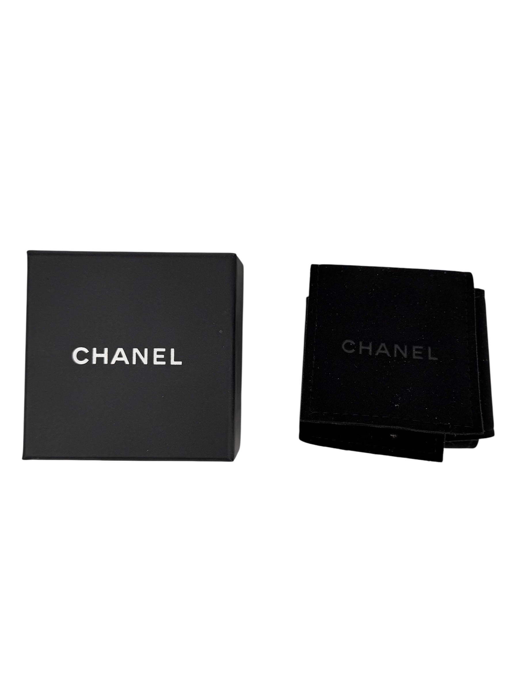 chanel-champagne-gold-crystal-cc-stud-earrings--7