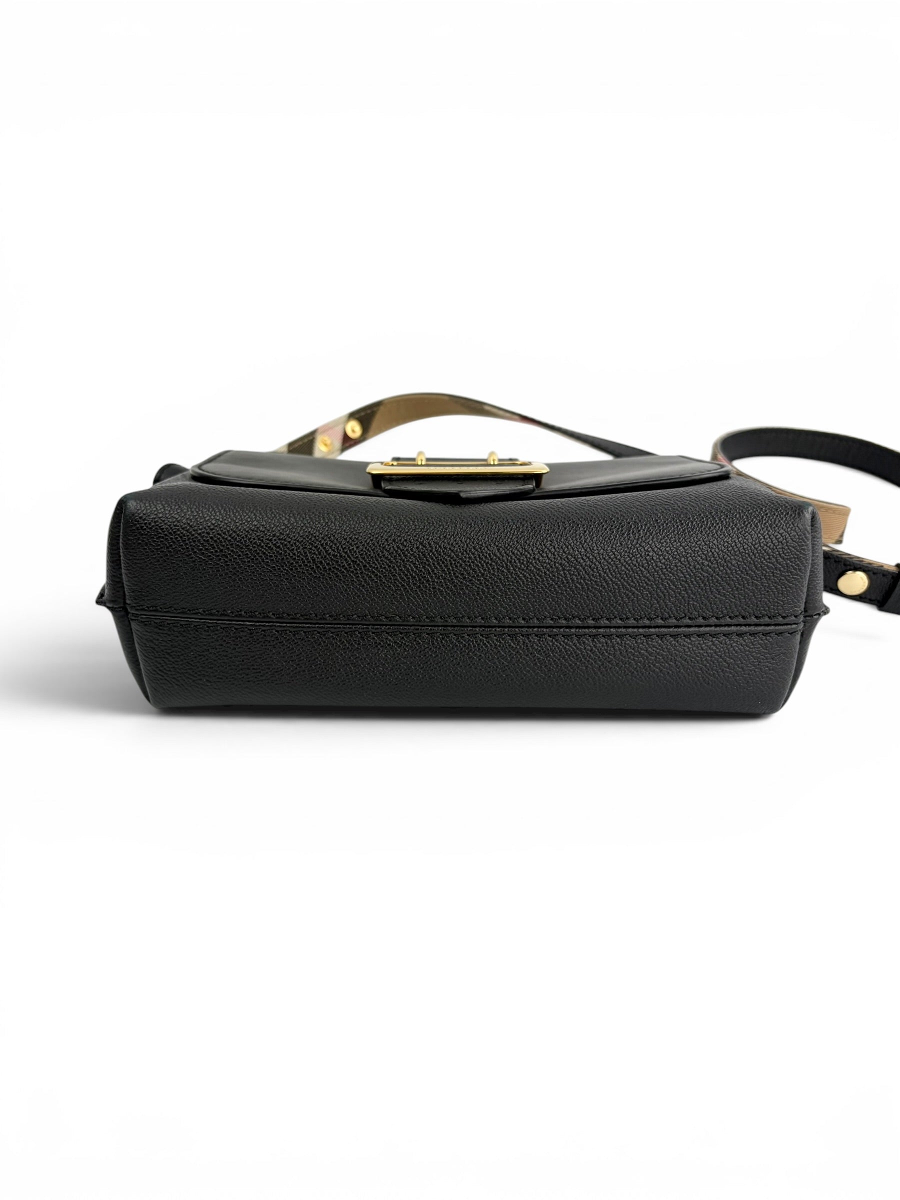 burberry-black-leather-crossbody--6