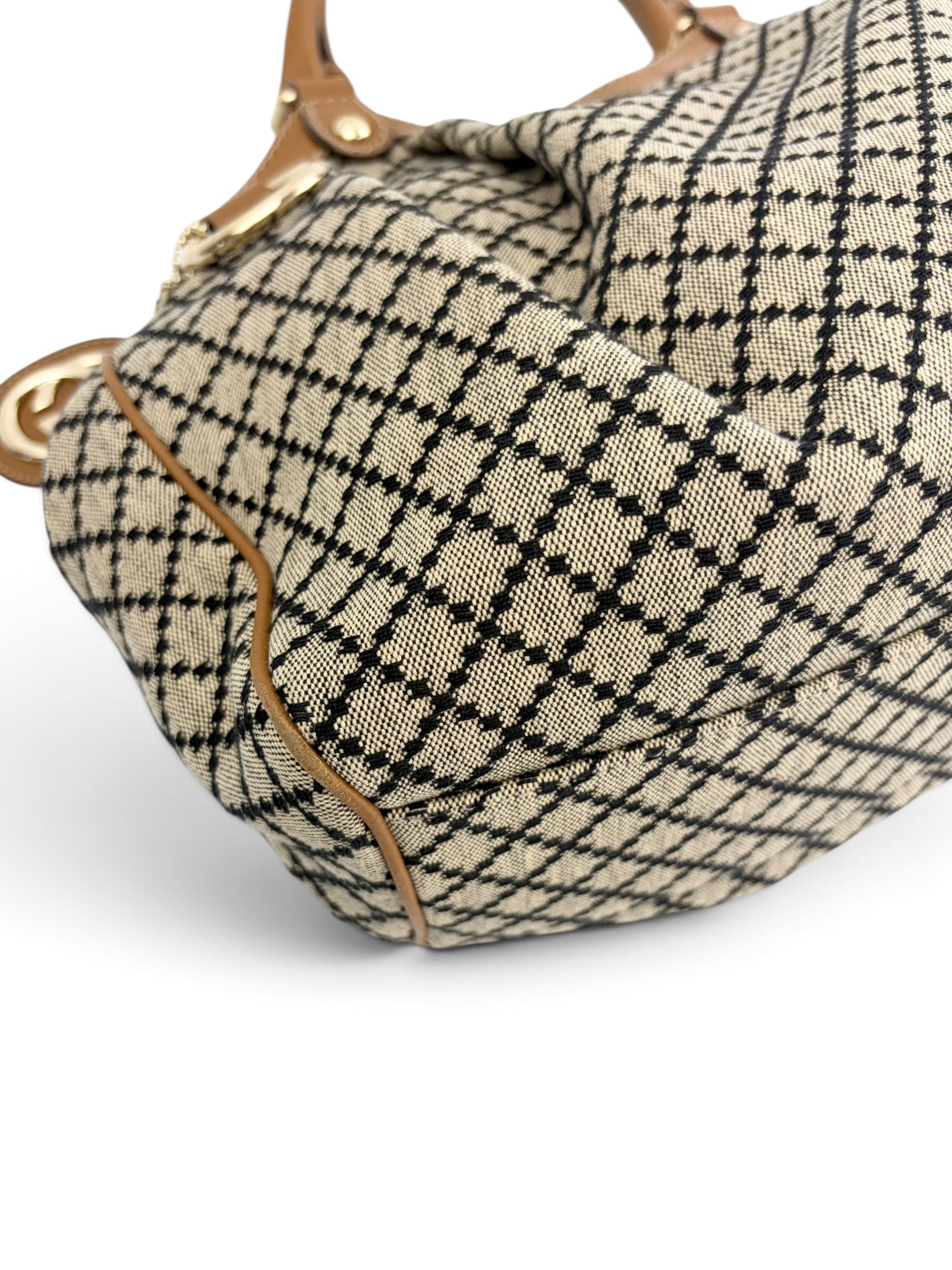 gucci-diamante-canvas-sukey-tote-7