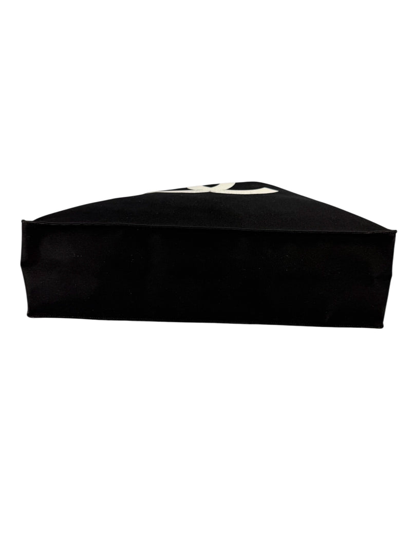 Chanel Black Canvas CC Vintage Chain Tote