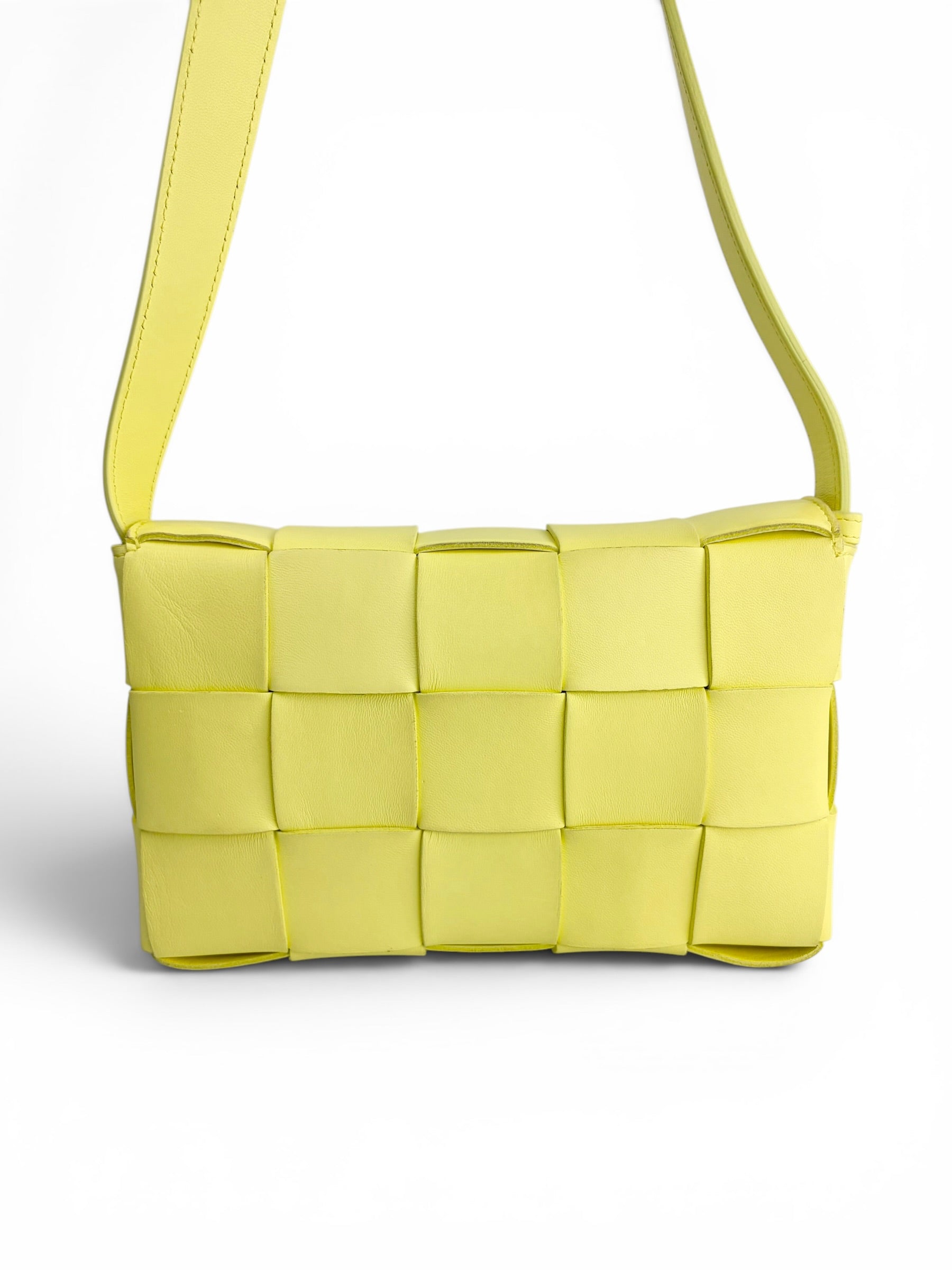 bottega-veneta-yellow-intrecciato-cassette--3