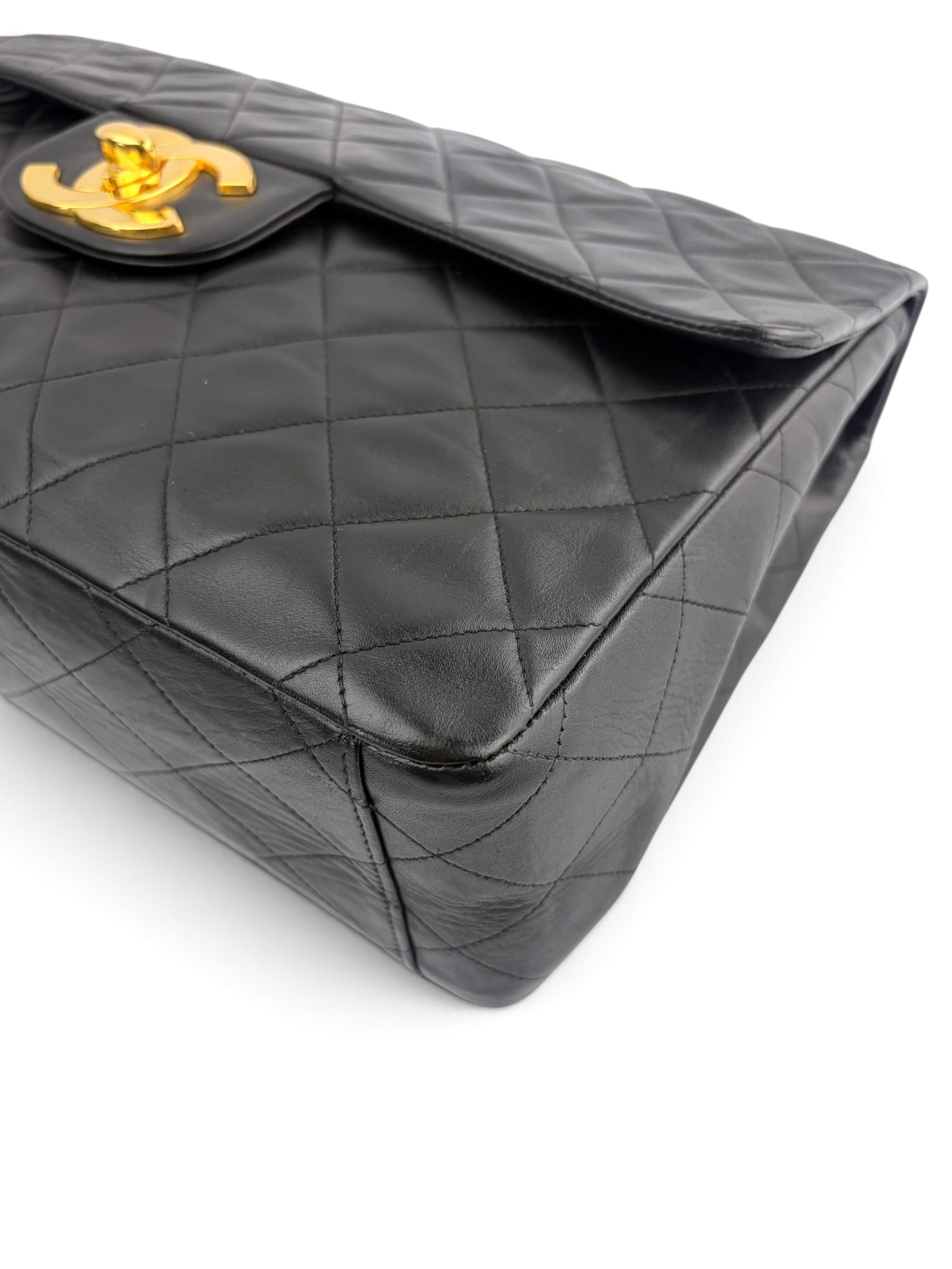 chanel-vintage-maxi-single-flap-8