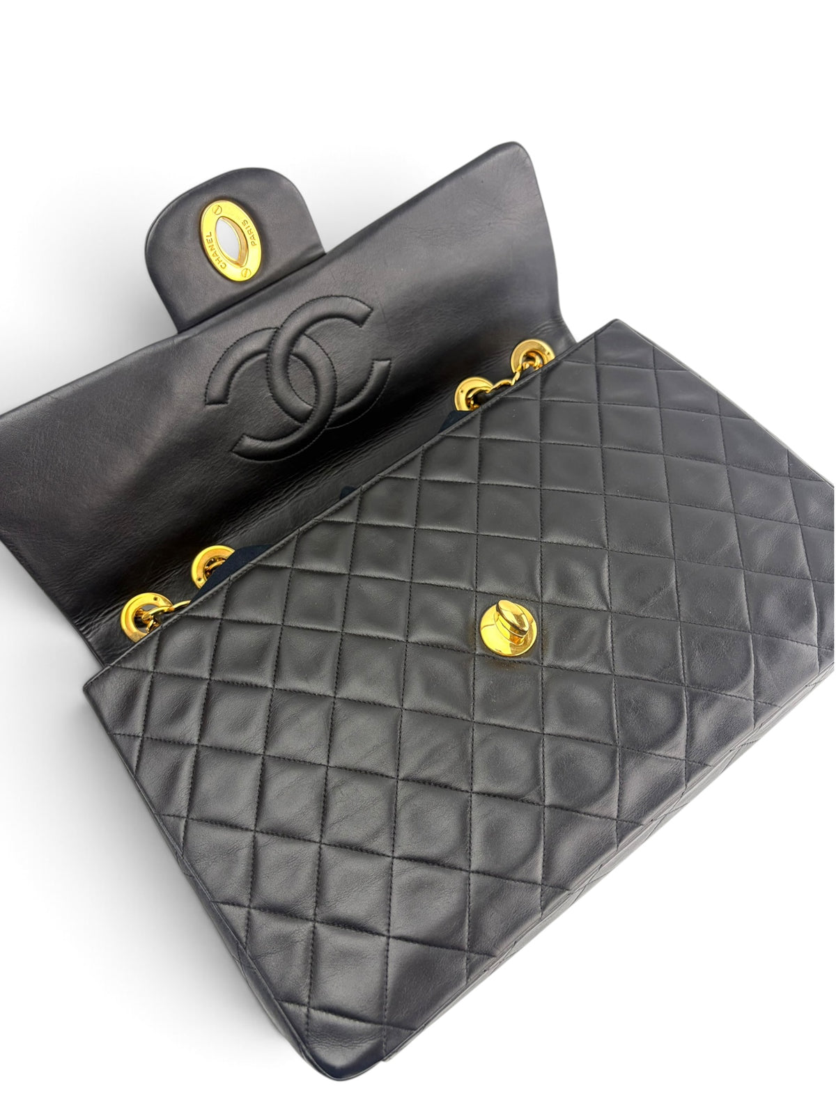 chanel-vintage-maxi-single-flap-10