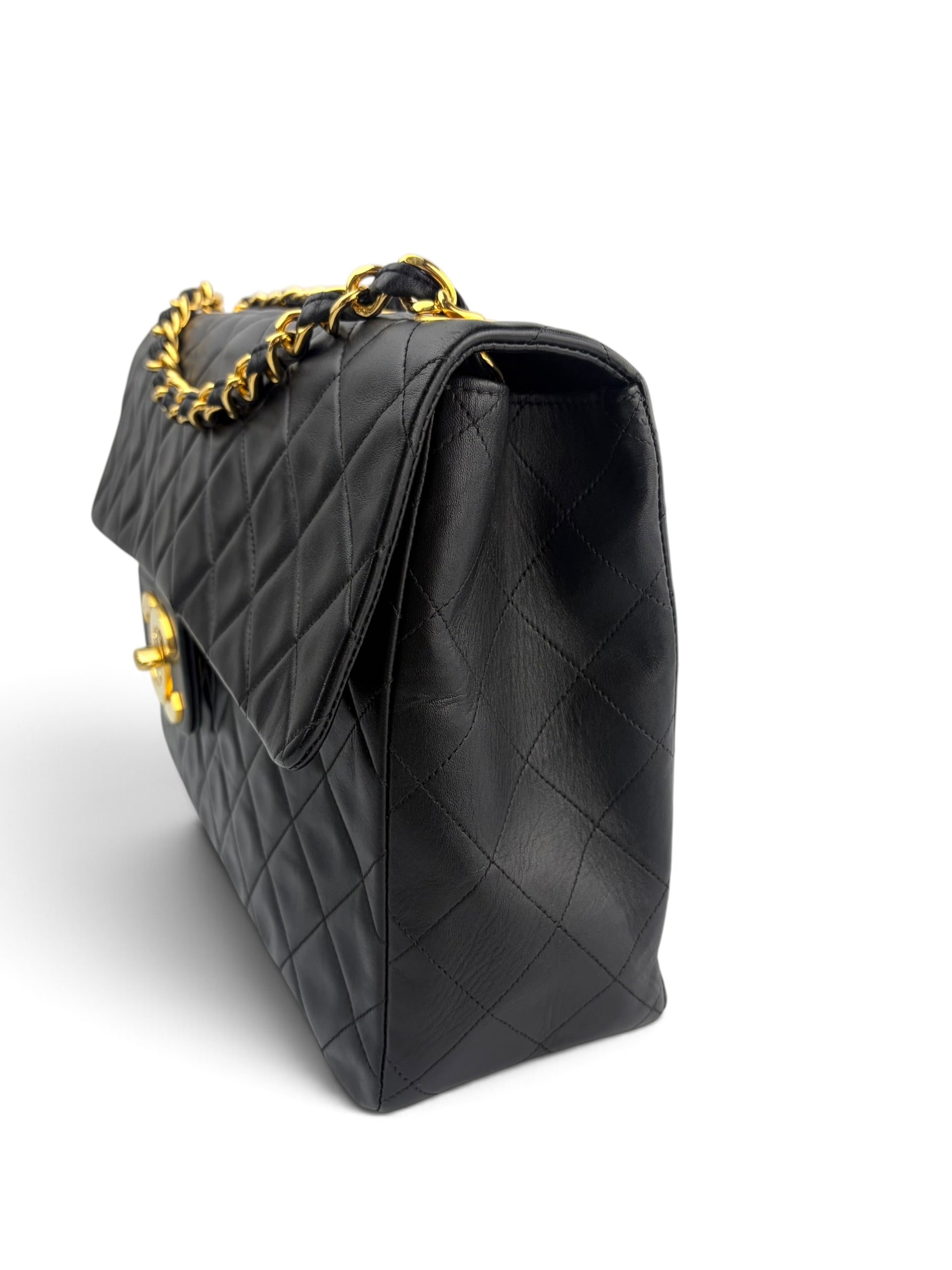 chanel-vintage-maxi-single-flap-3