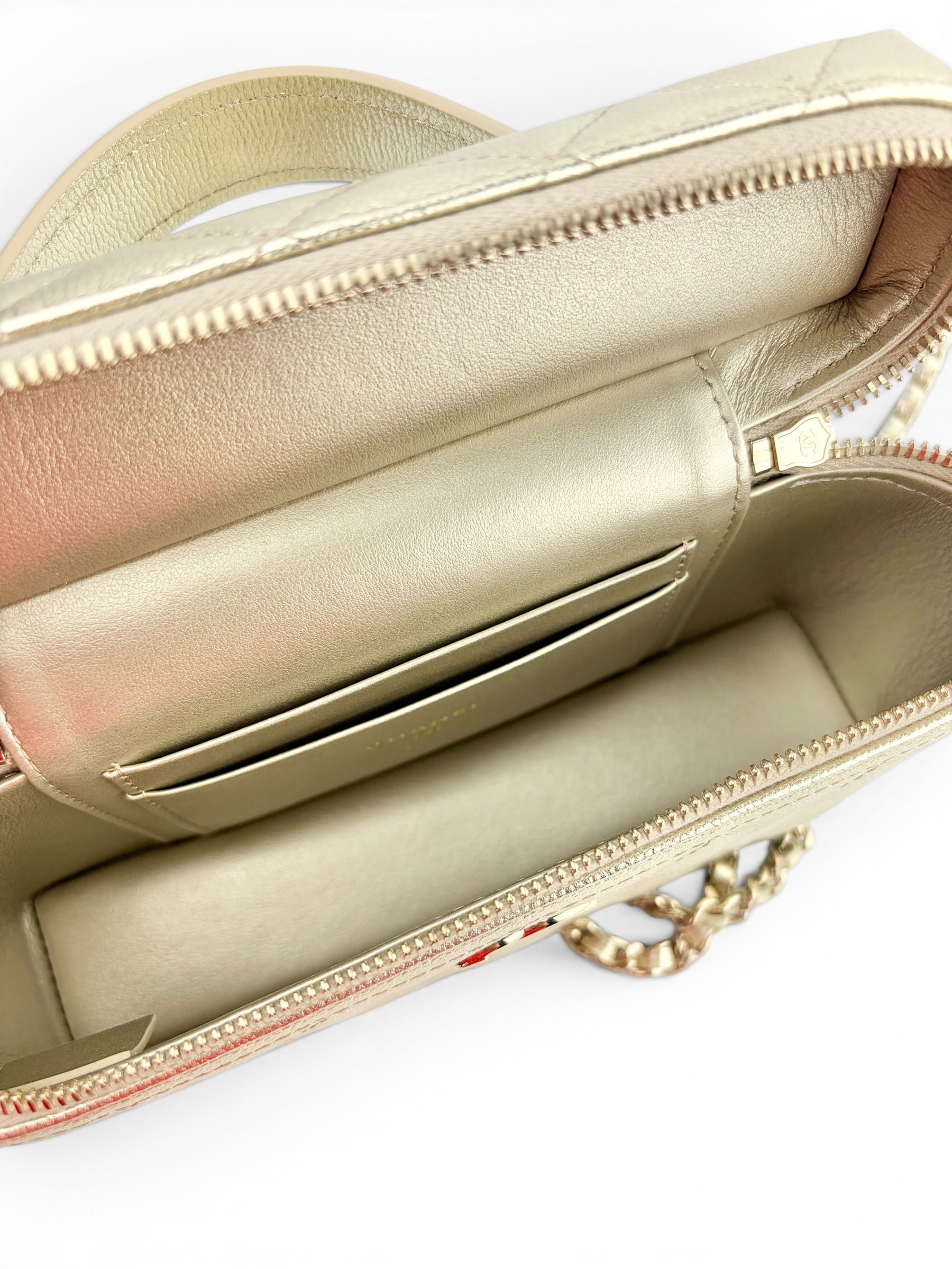 chanel-gold-caviar-slim-top-handle-vanity-10