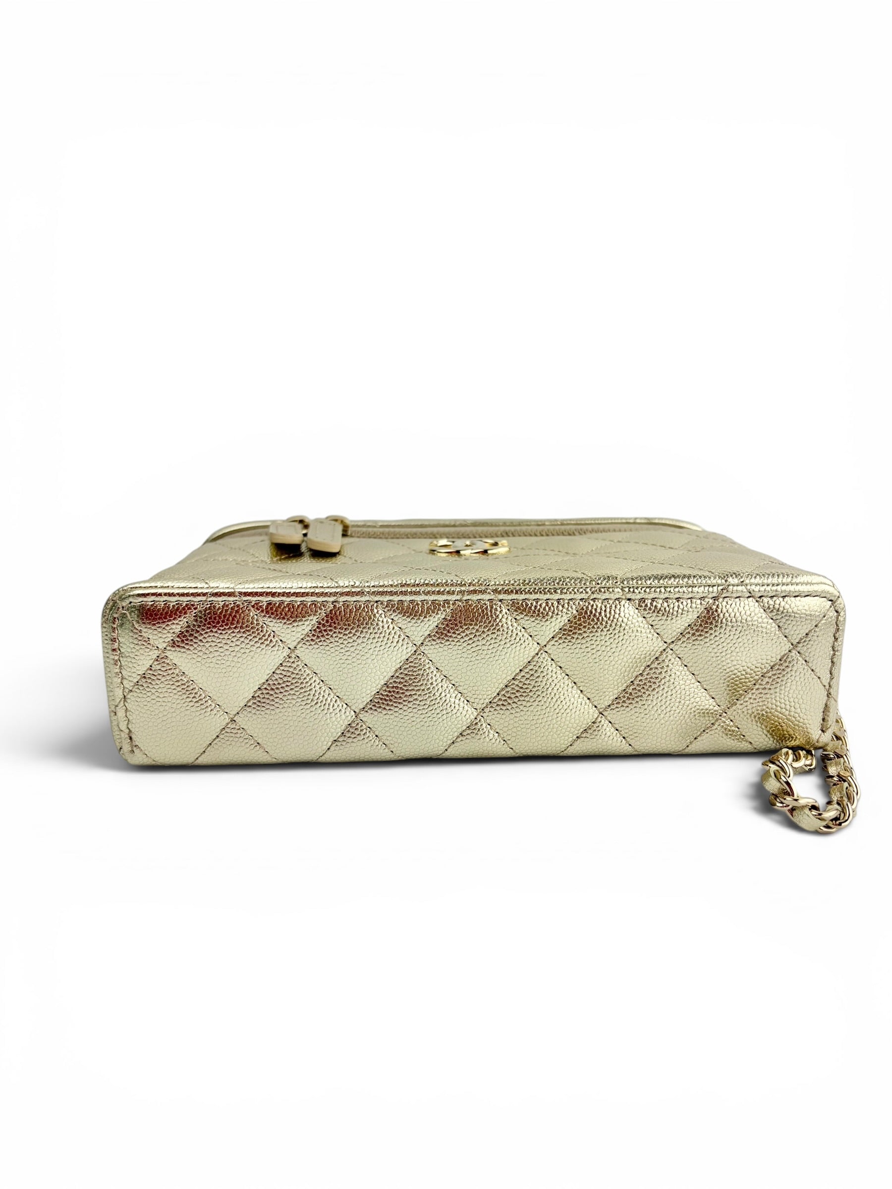 chanel-gold-caviar-slim-top-handle-vanity-7