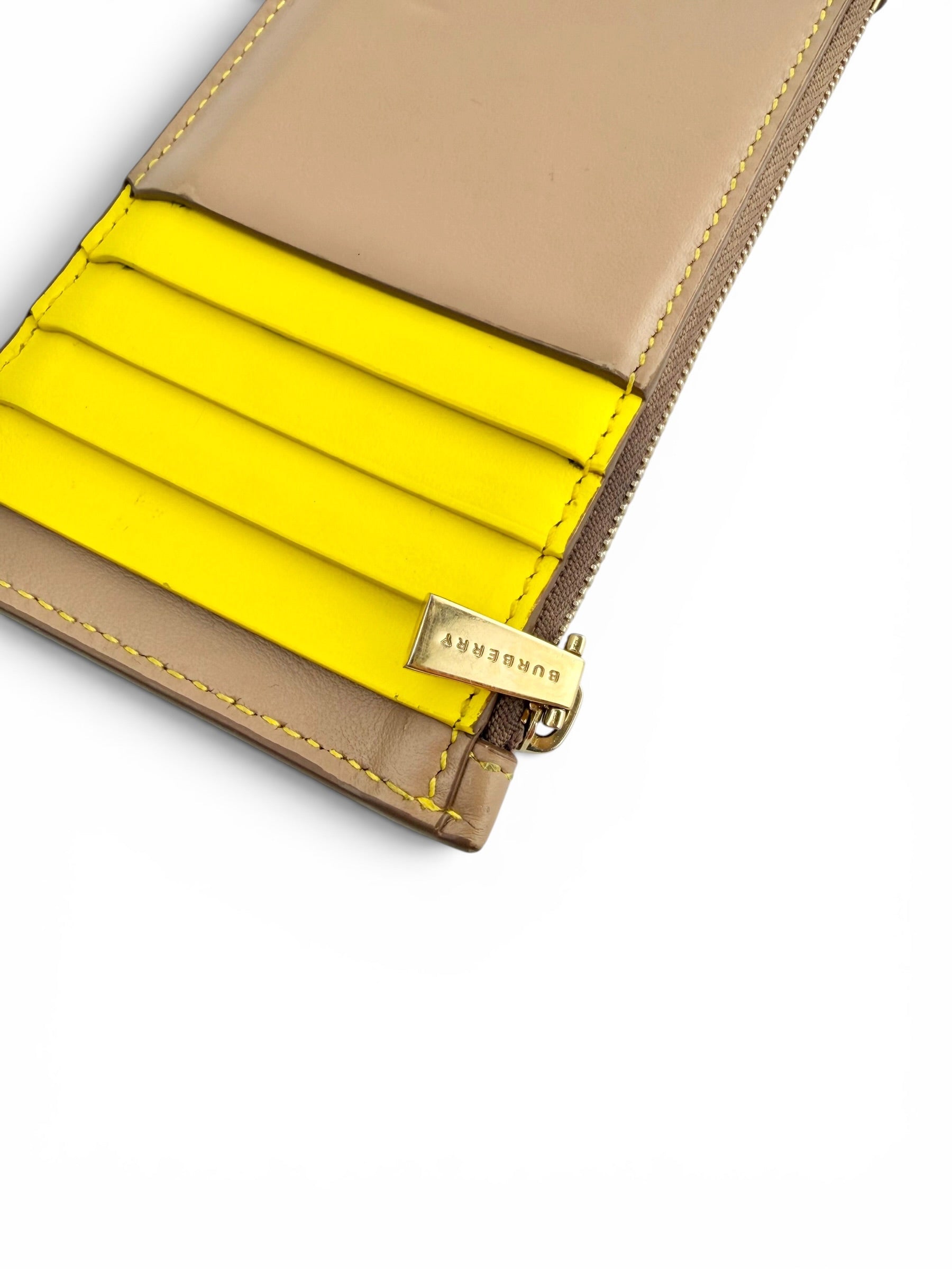 burberry-camel-lambskin-zip-card-case--4