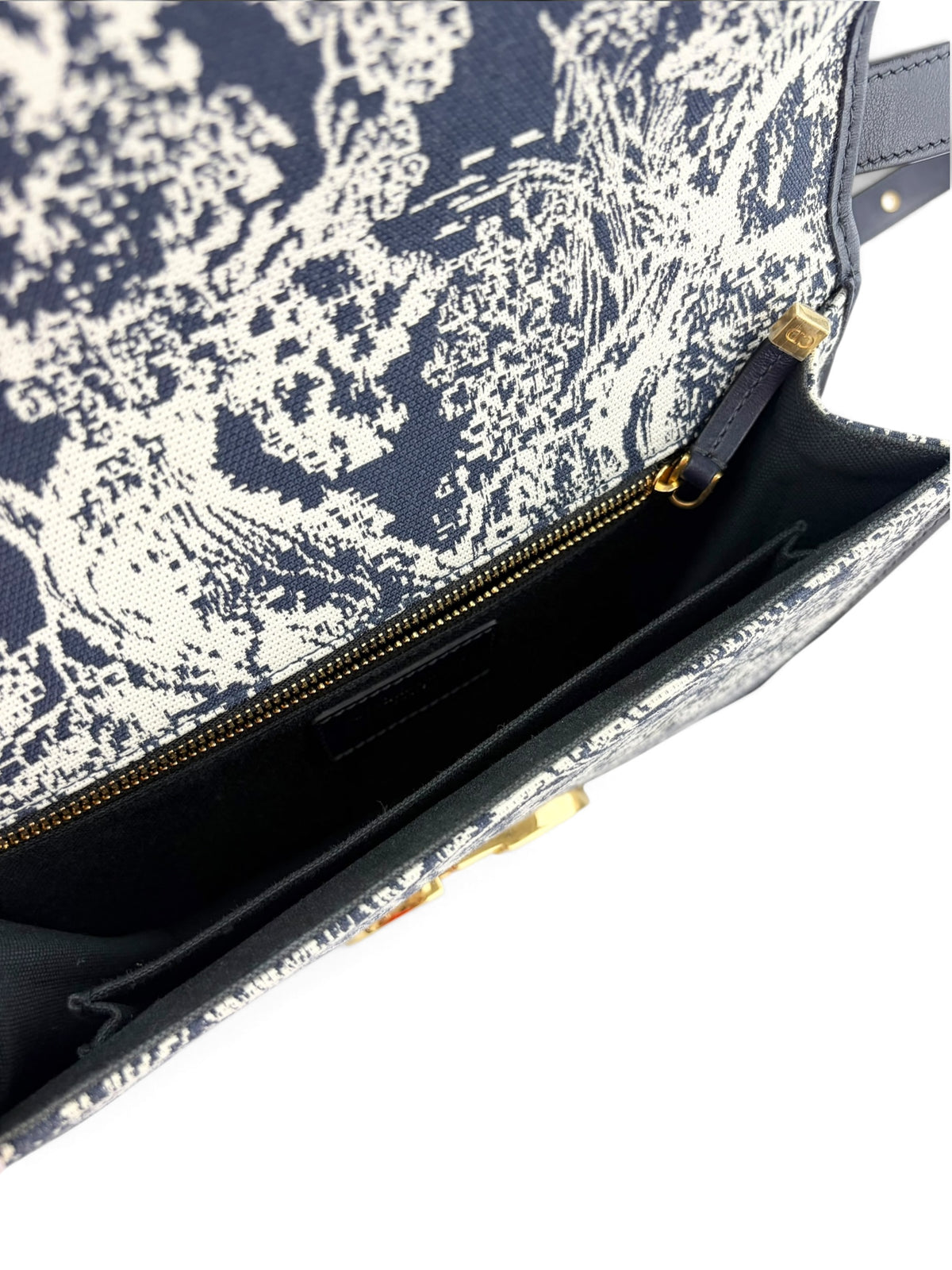 christian-dior-navy-canvas-30-montaigne-flap-bag-7