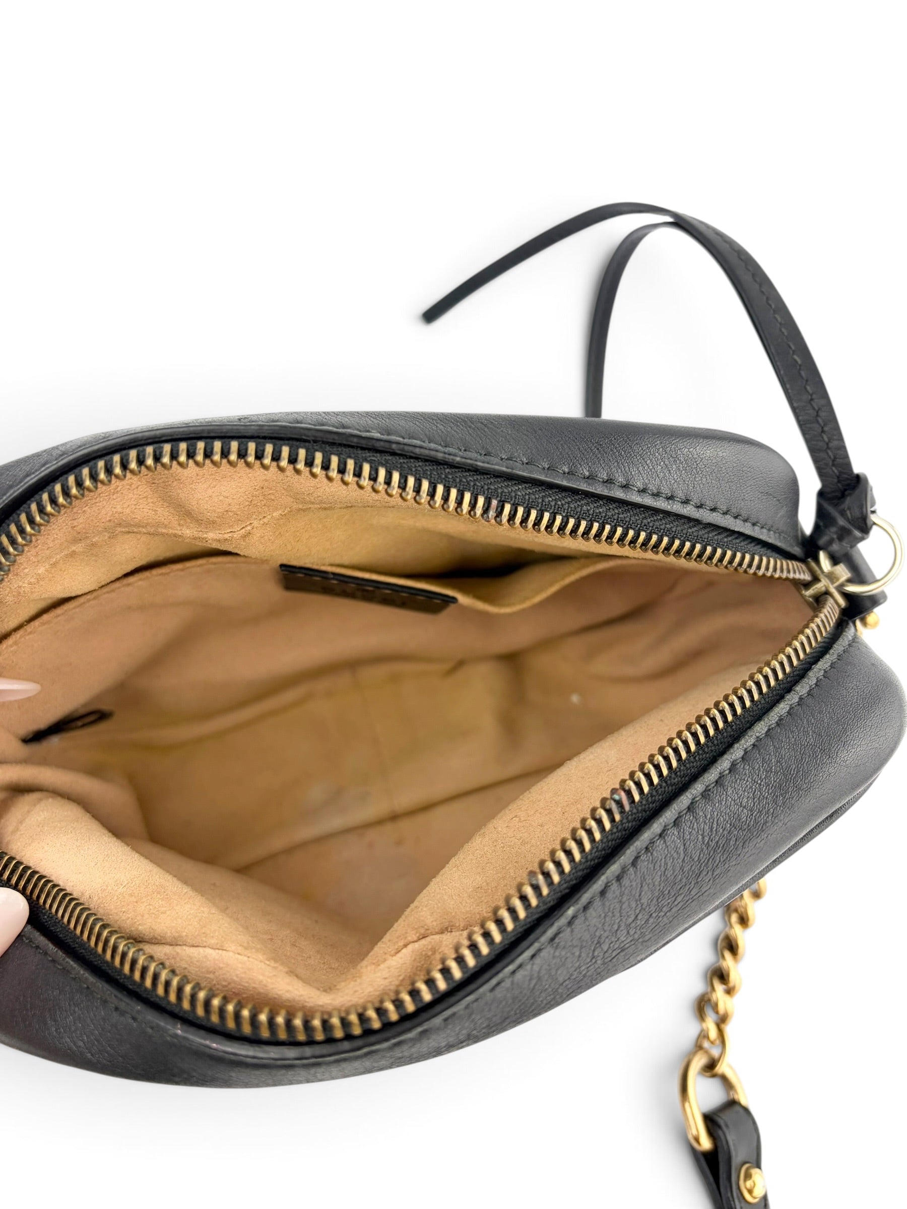 gucci-black-leather-gg-marmont-small-crossbody-8
