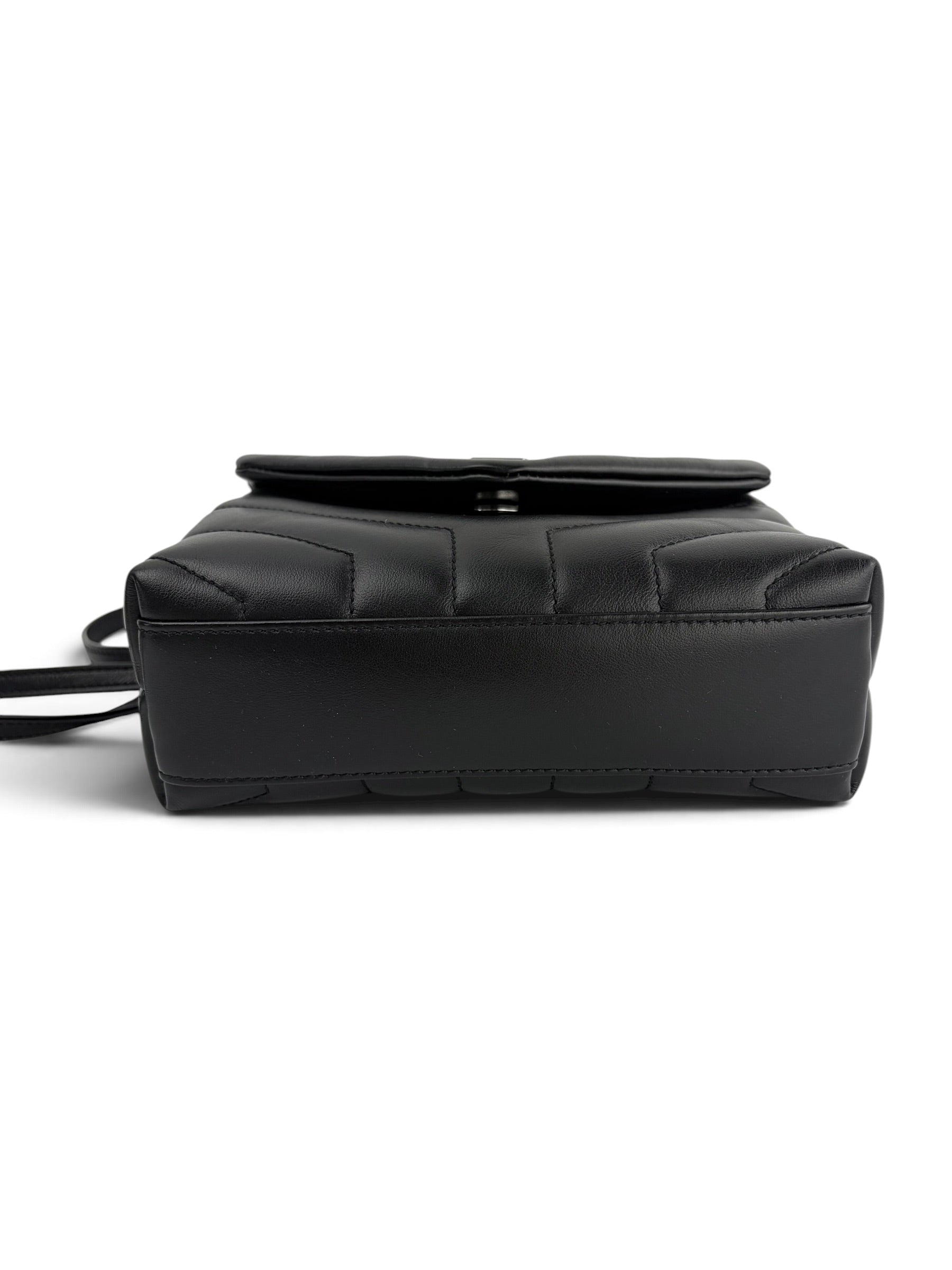 saint-laurent-black-leather-toy-loulou-6