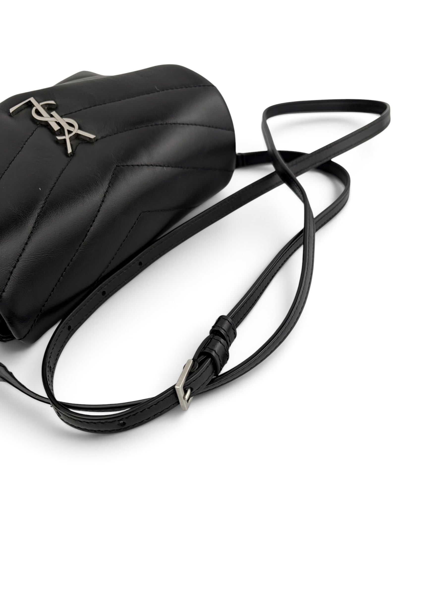 saint-laurent-black-leather-toy-loulou-4