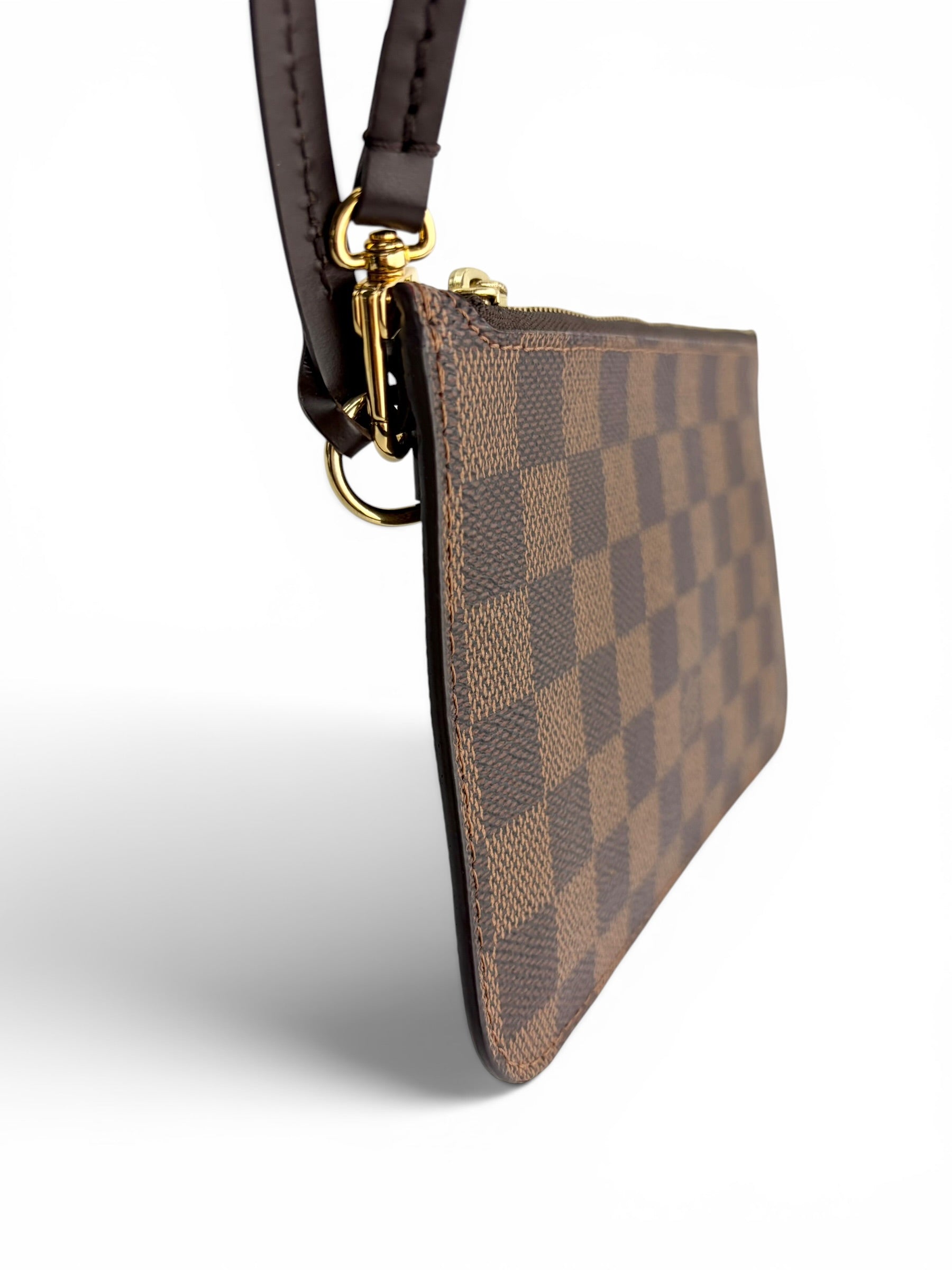 louis-vuitton-damier-ebene-neverfull-pochette-2