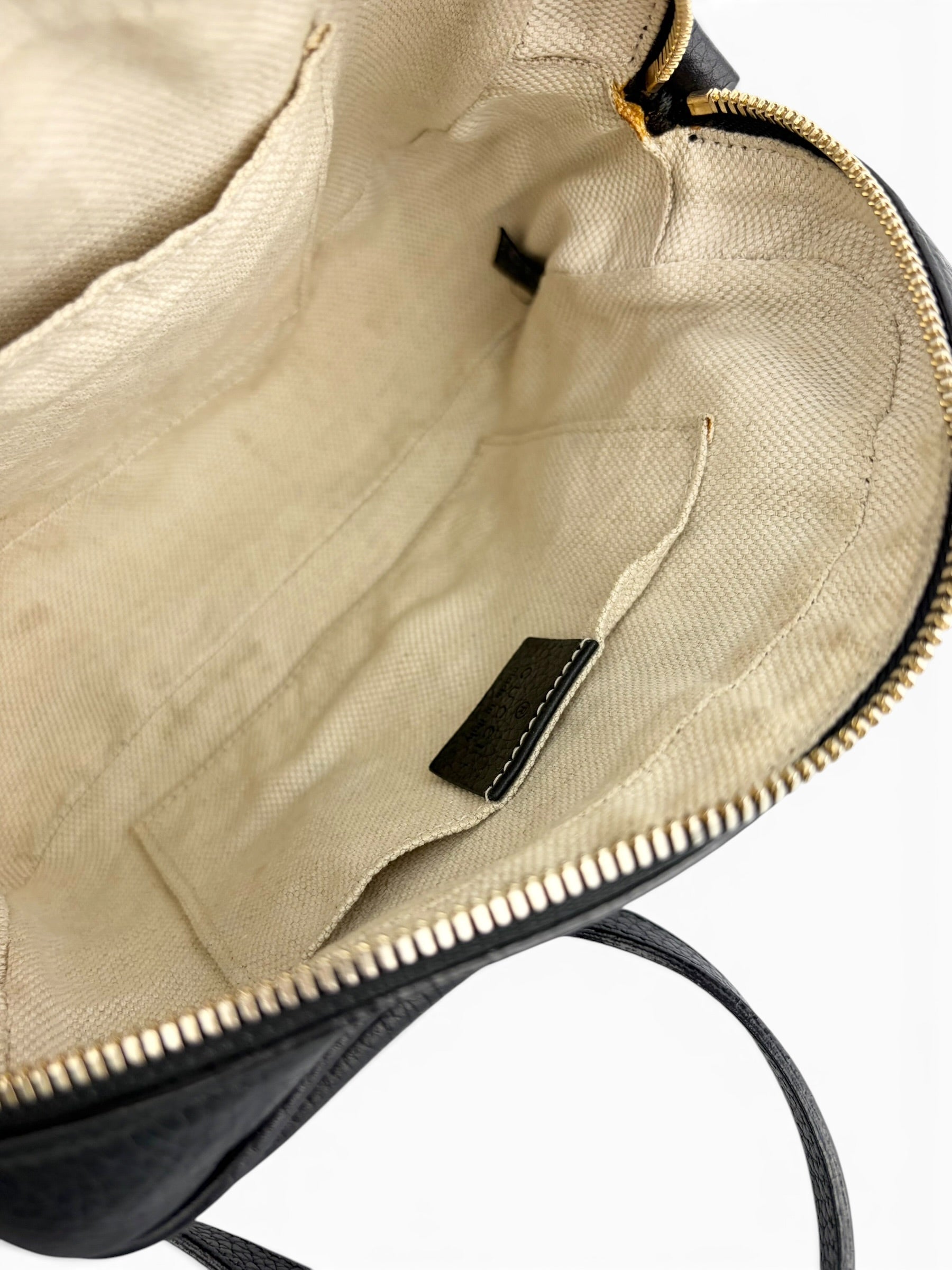 gucci-black-leather-soho-disco-crossbody-10