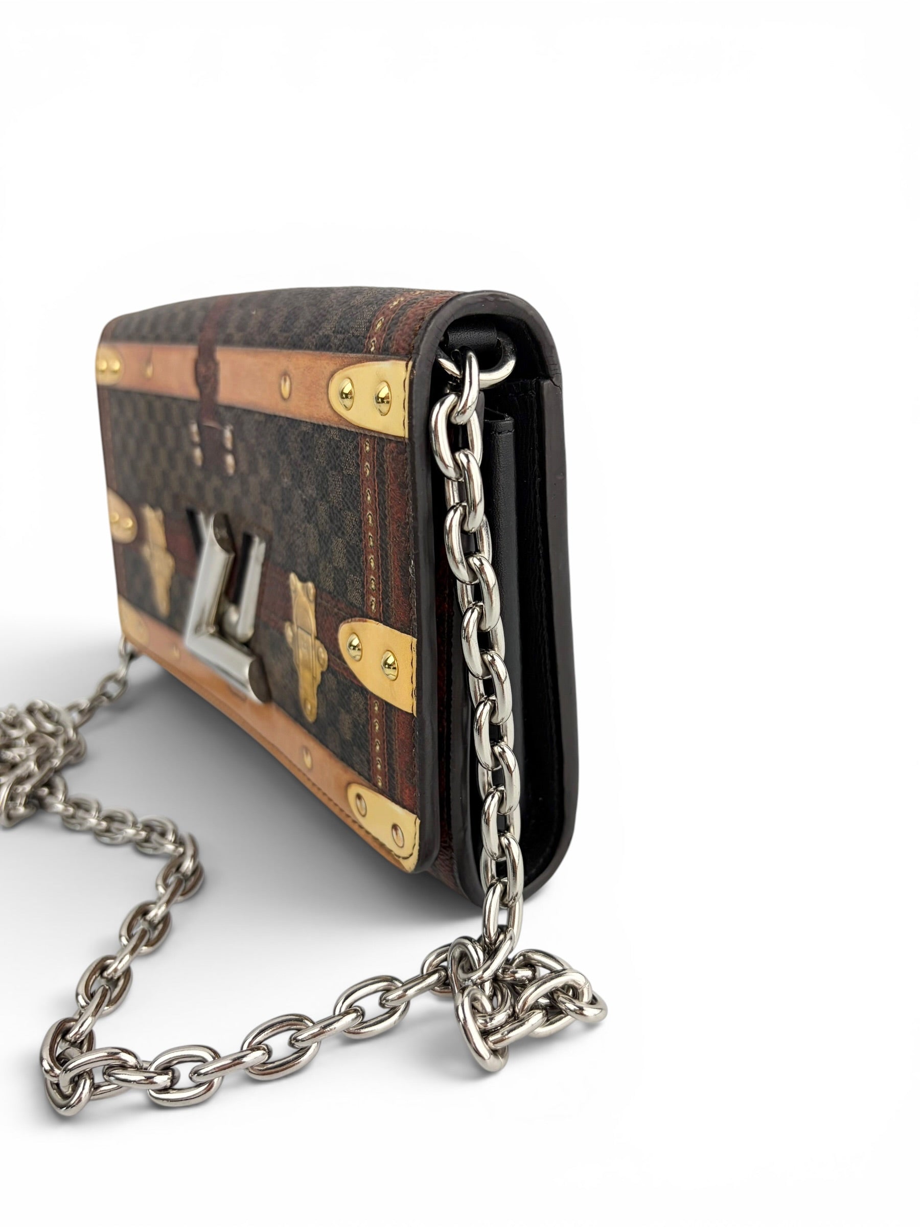 louis-vuitton-limited-edition-damier-time-trunk-twist-chain-woc-3