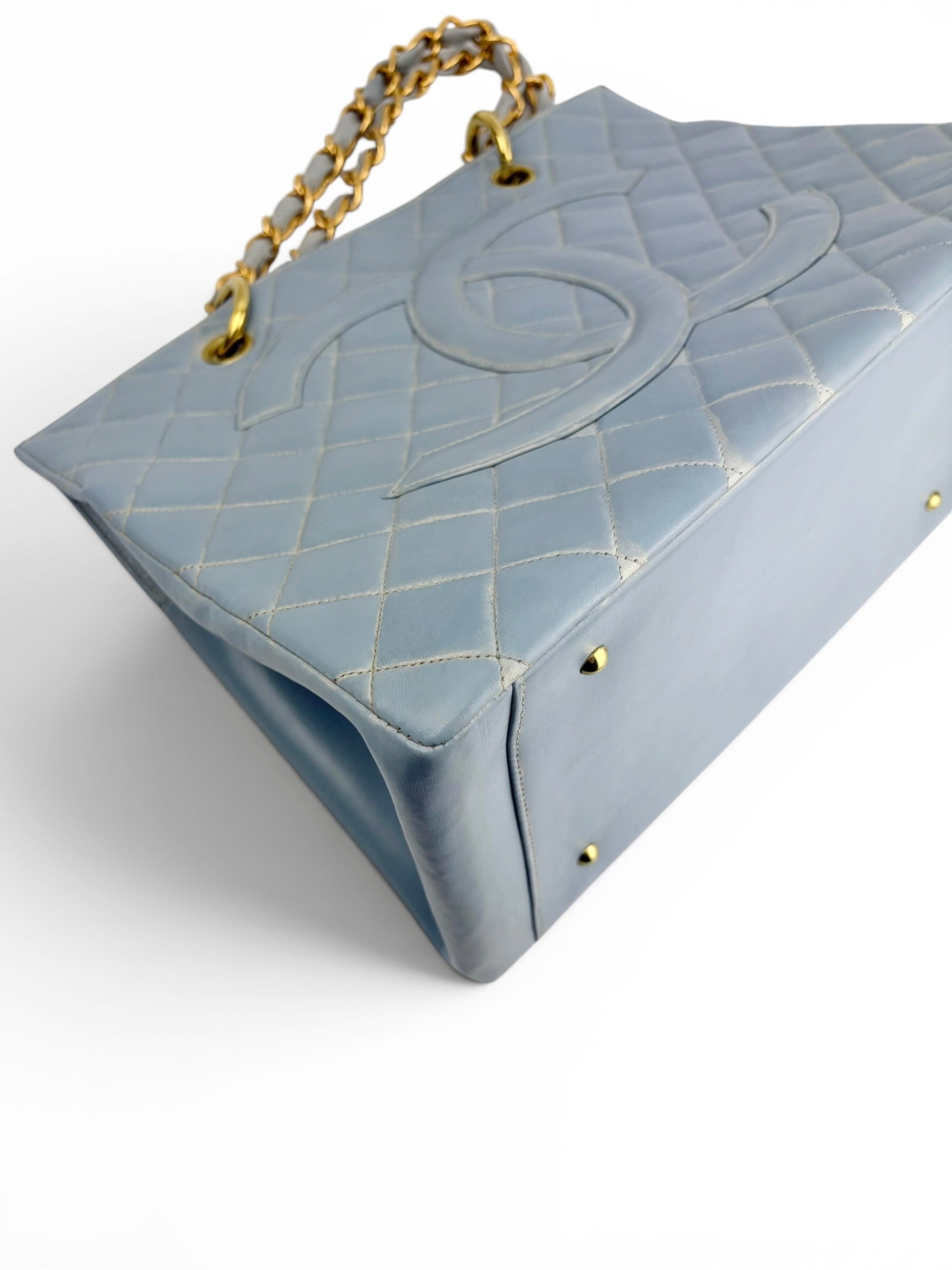 chanel-powder-blue-lambskin-vintage-gst--6