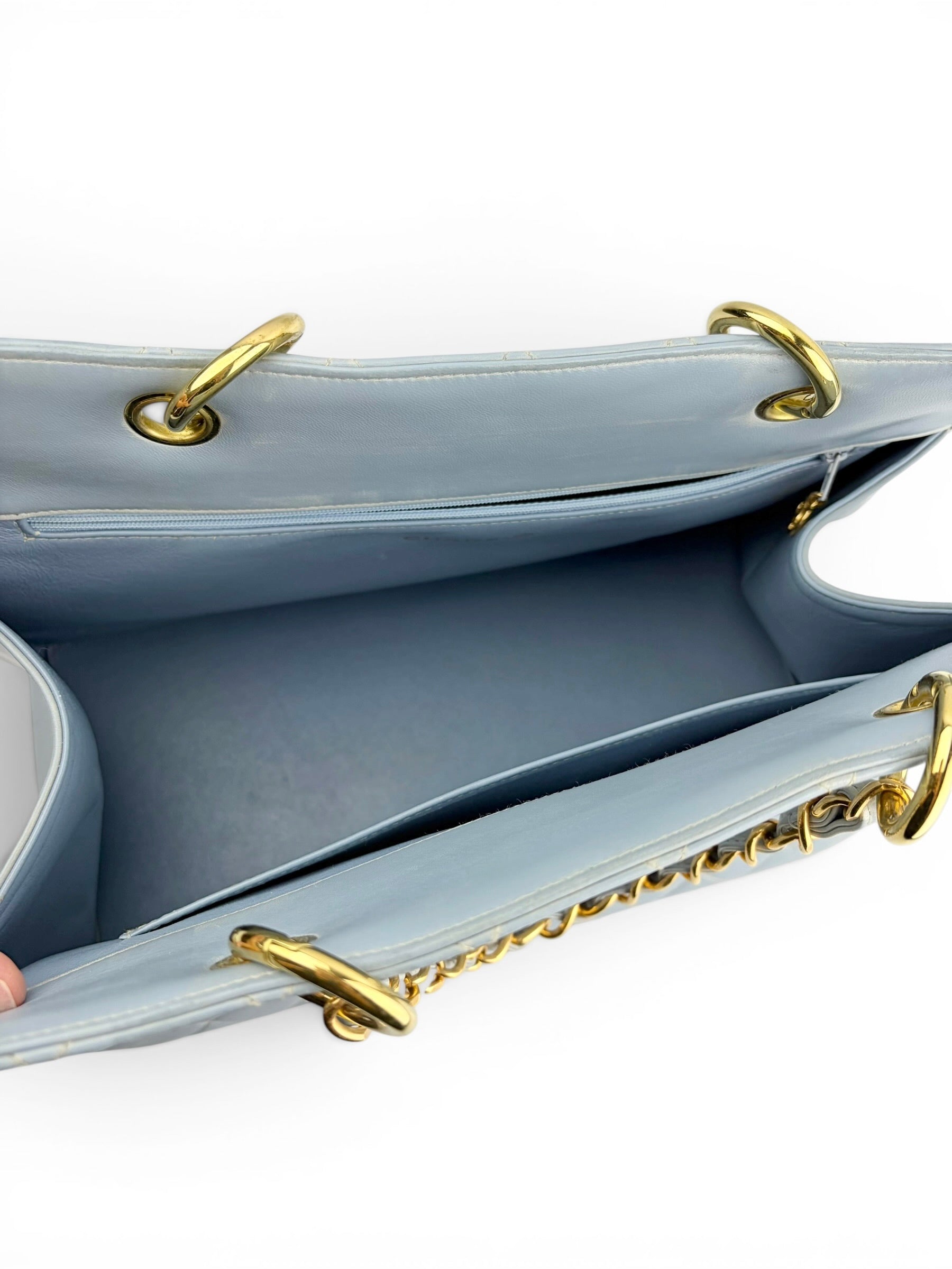 chanel-powder-blue-lambskin-vintage-gst--8