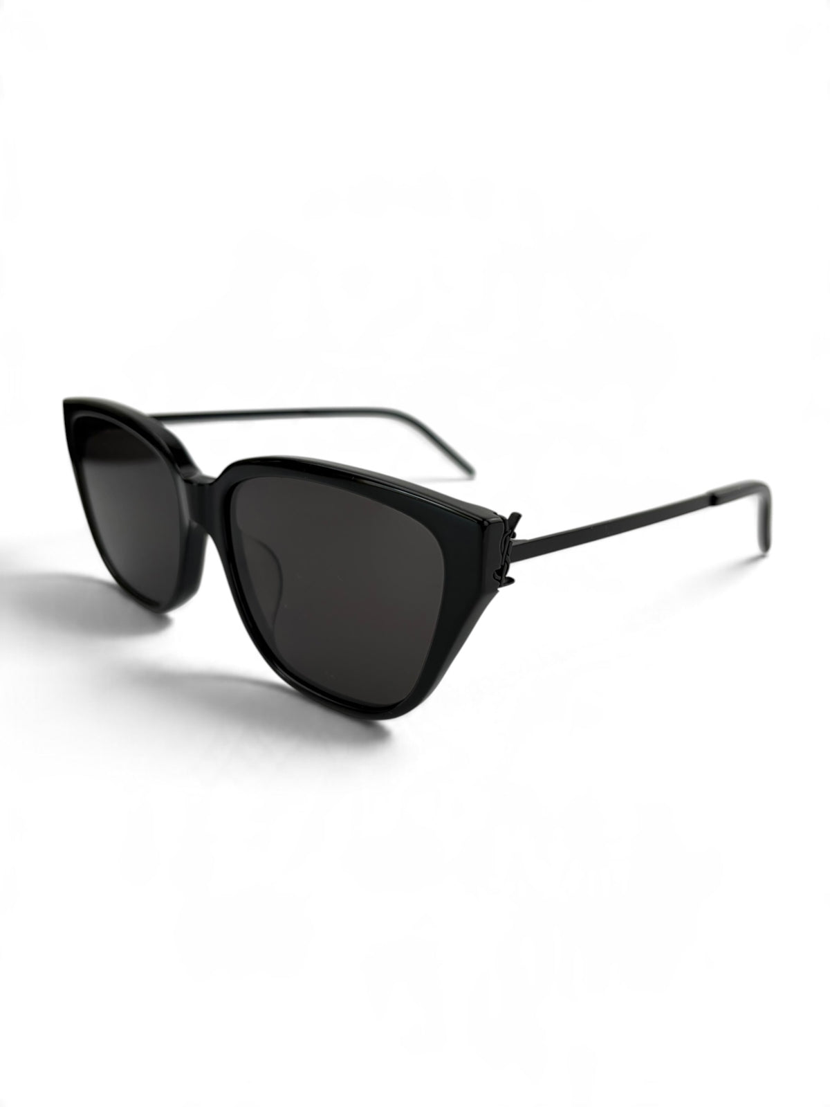 saint-laurent-black-cat-eye-sunglasses-2