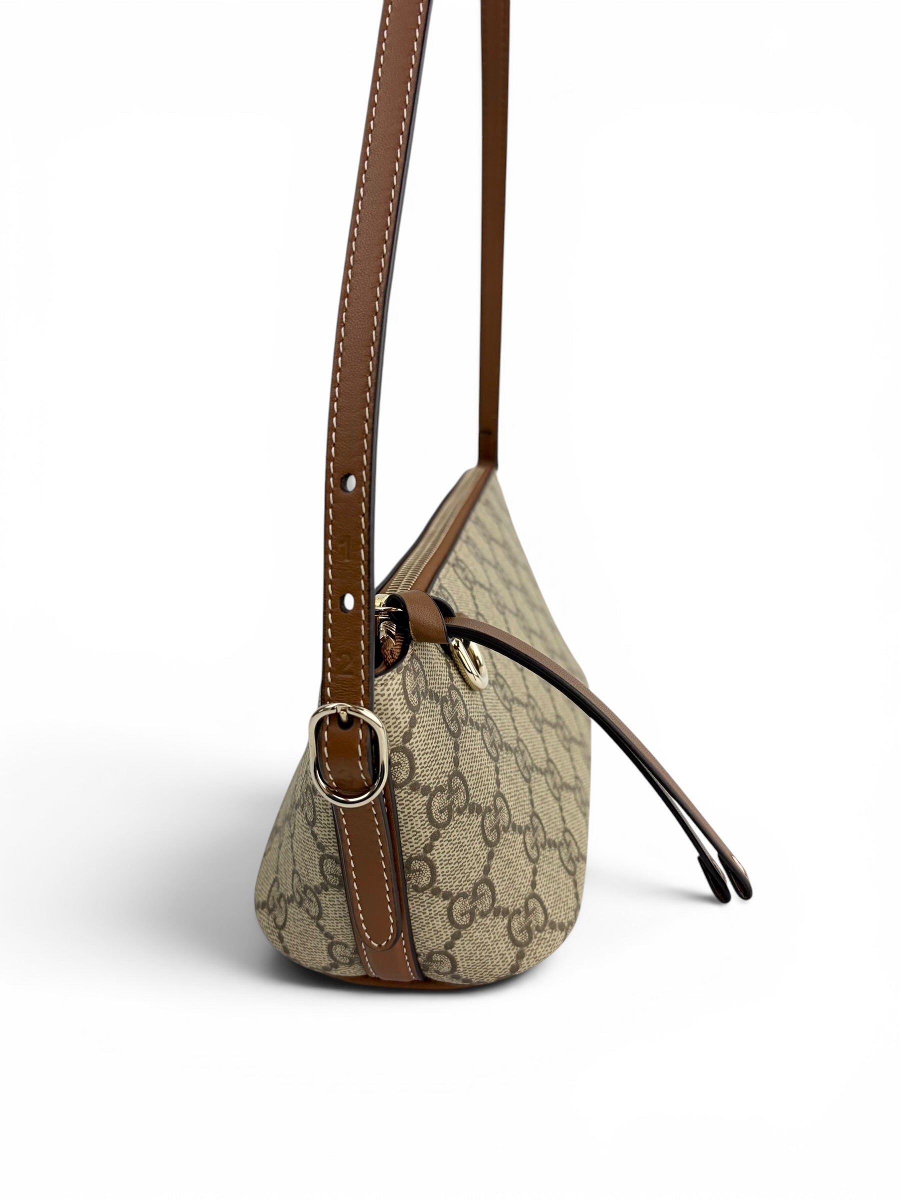 gucci-supreme-monogram-boat-pochette-new-model-4