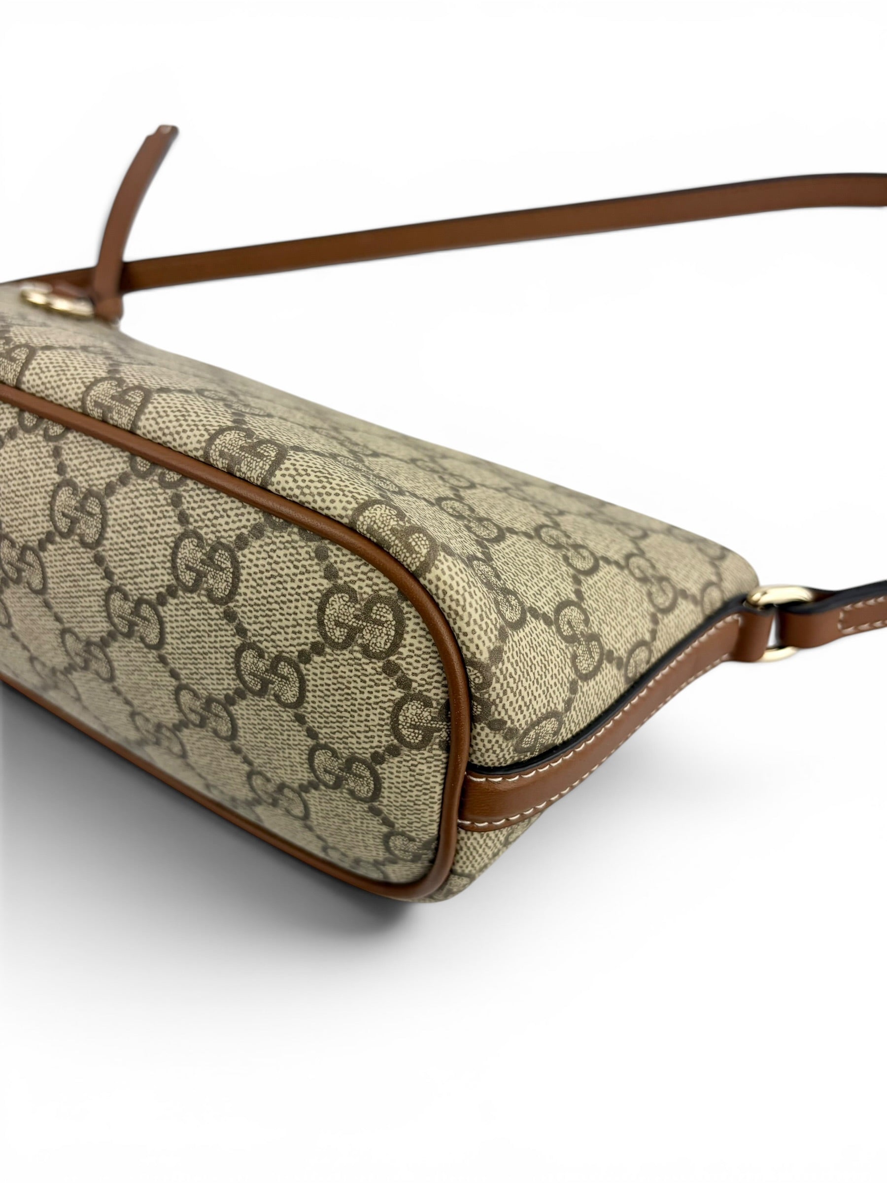 gucci-supreme-monogram-boat-pochette-new-model-8