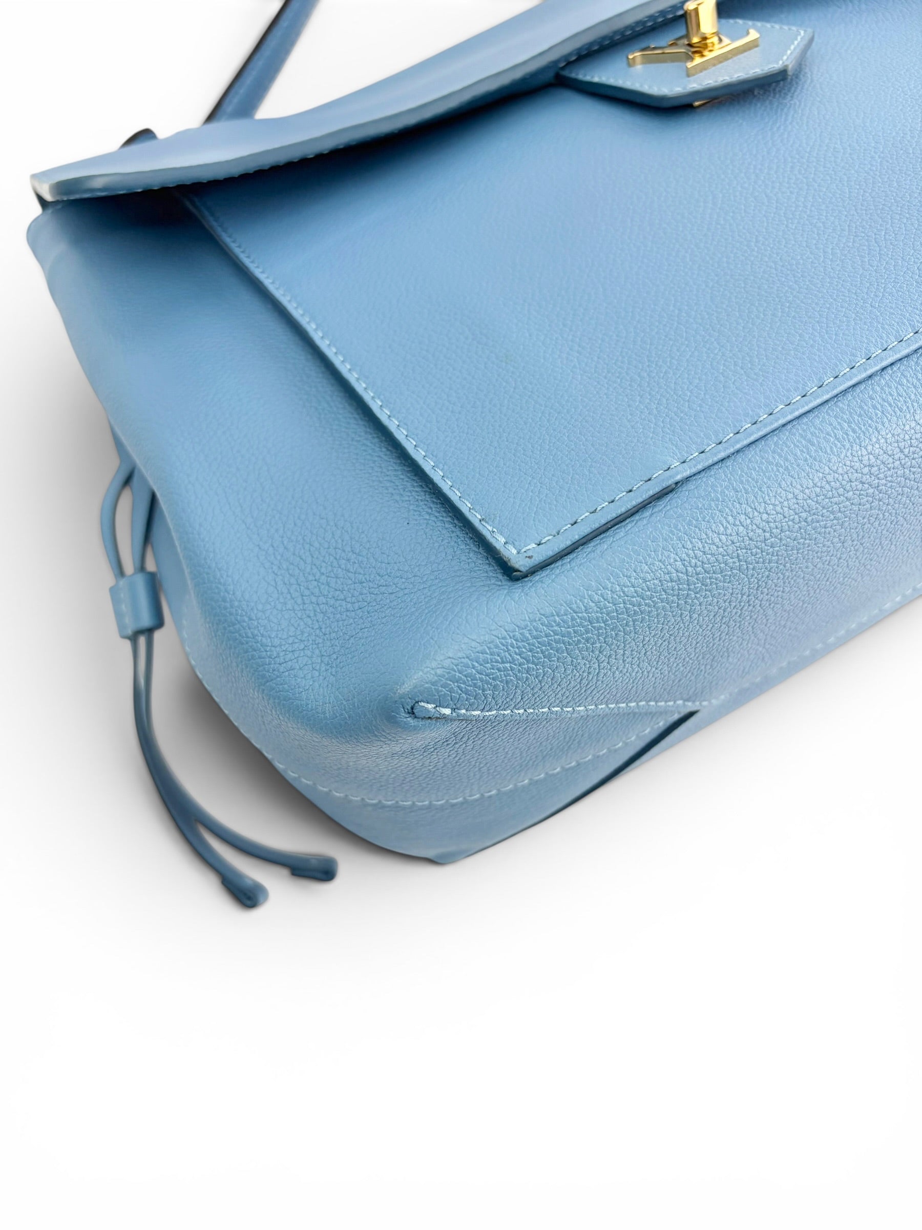 louis-vuitton-blue-leather-soft-lockme-mm--8