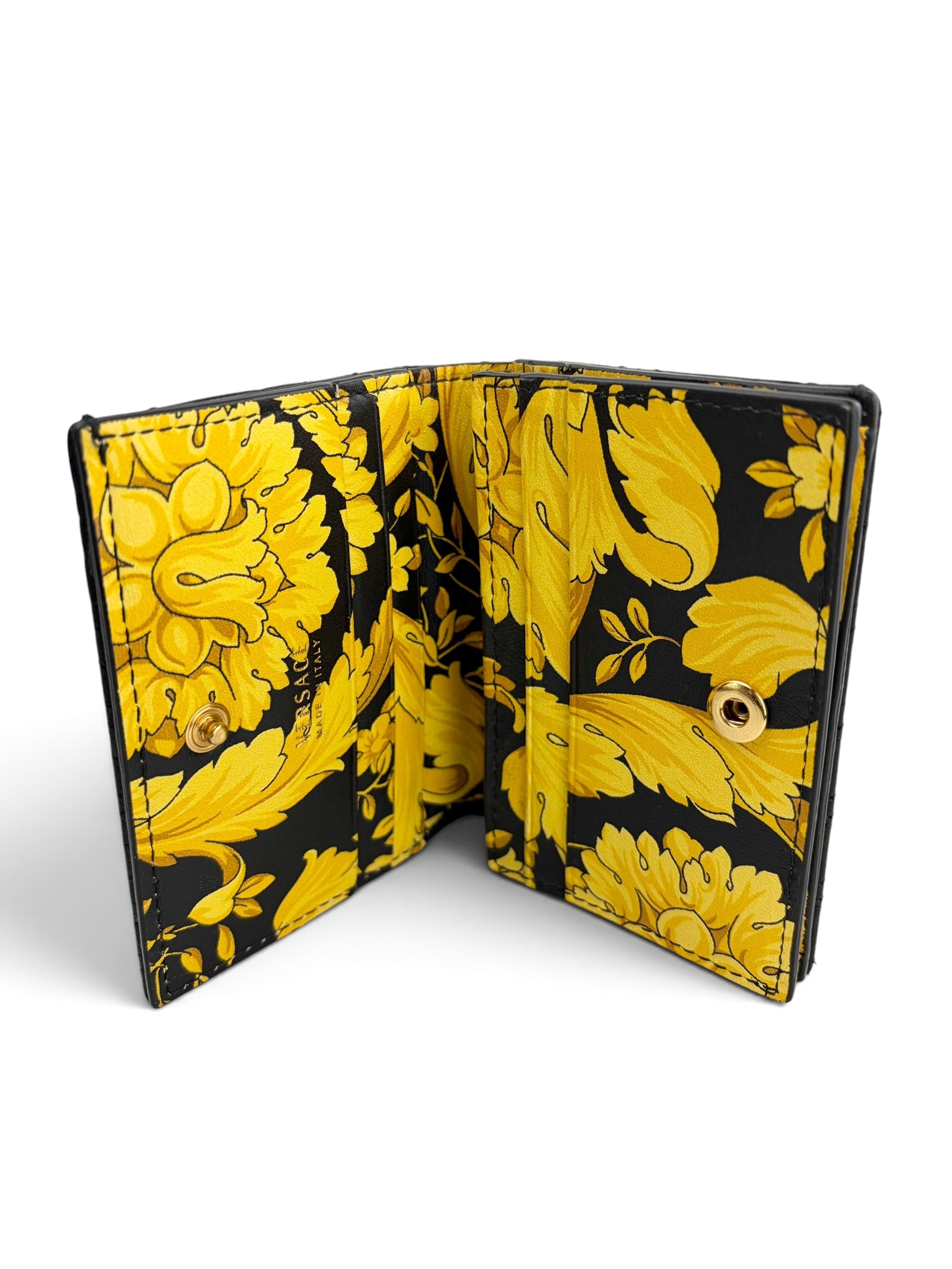 versace-compact-quilted-snap-wallet--8