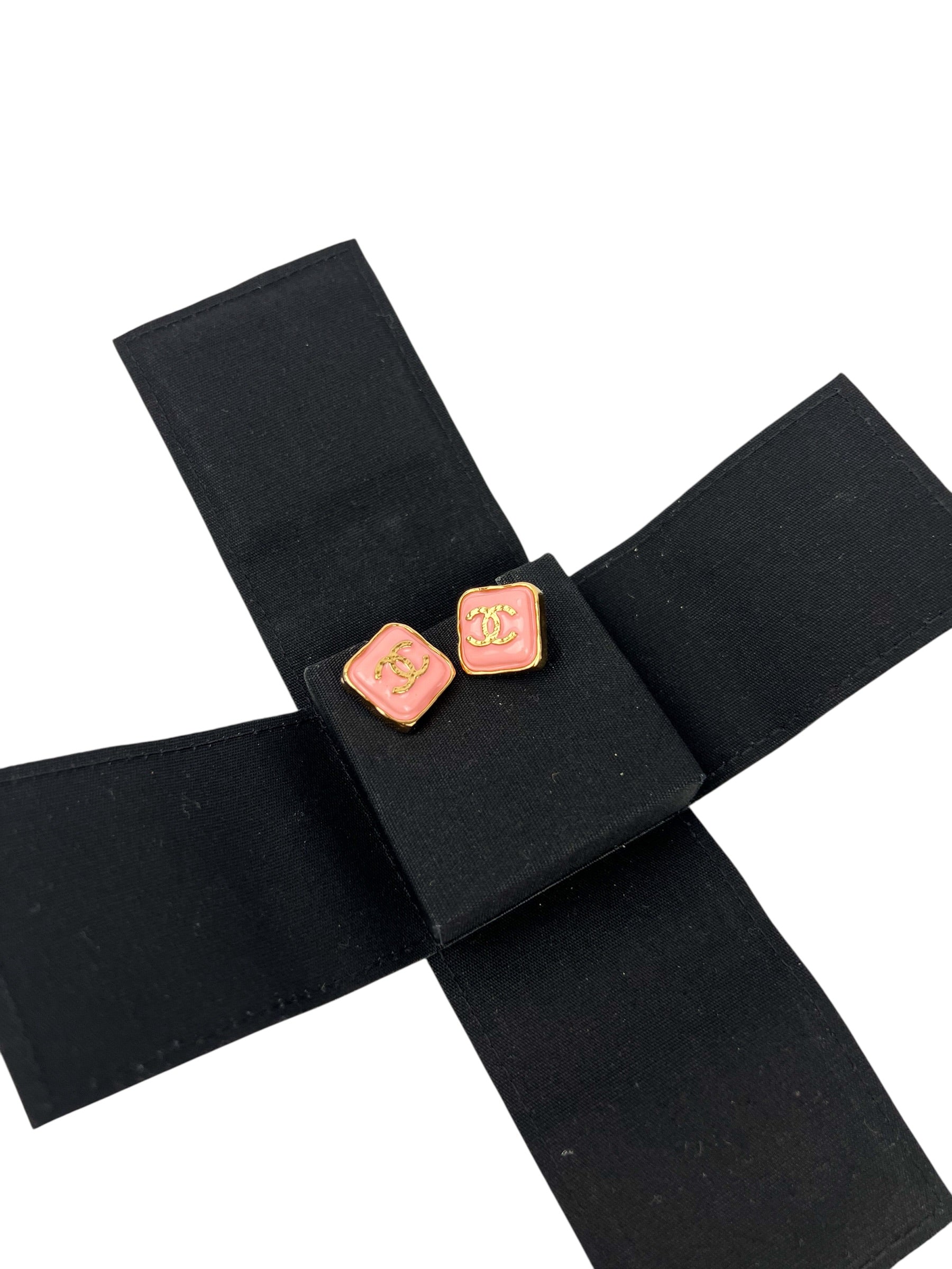 chanel-ressin-cc-square-earrings-8