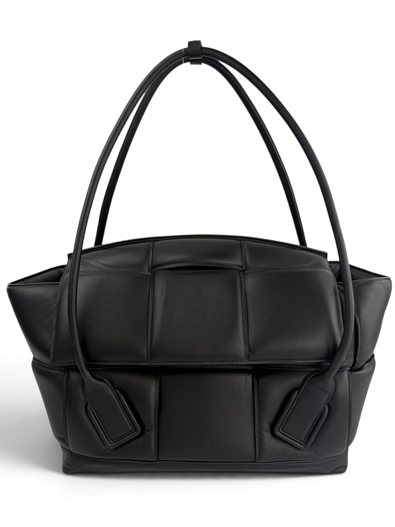bottega-veneta-padded-black-maxi-large-arco-tote-4