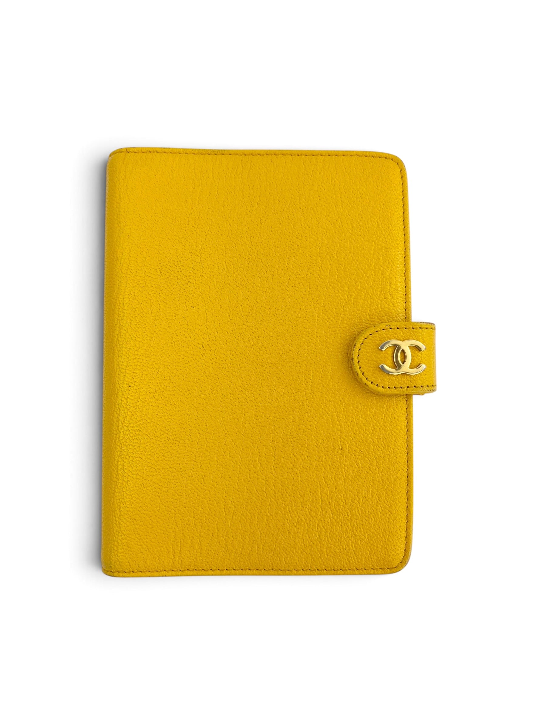 chanel-vintage-small-yellow-agenda-cover--0