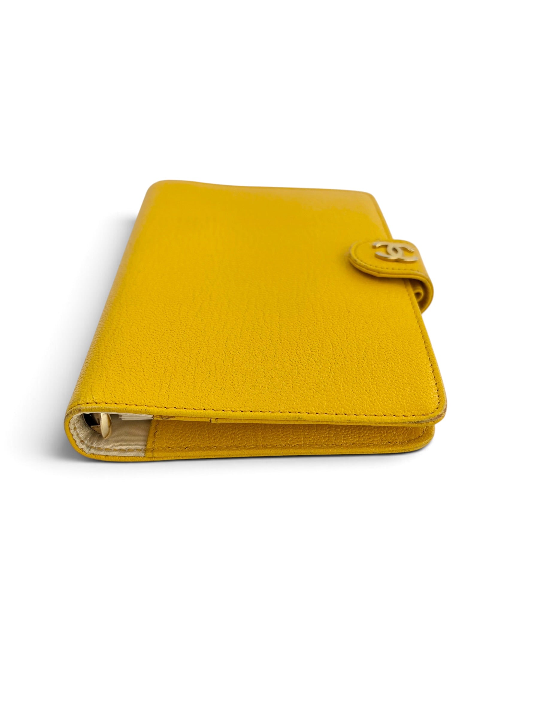 chanel-vintage-small-yellow-agenda-cover--4