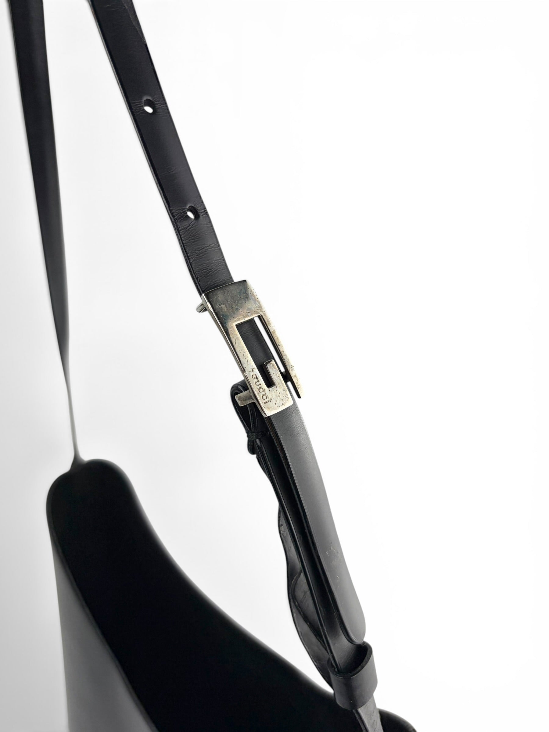gucci-black-vintage-leather-shoulder-bag-4