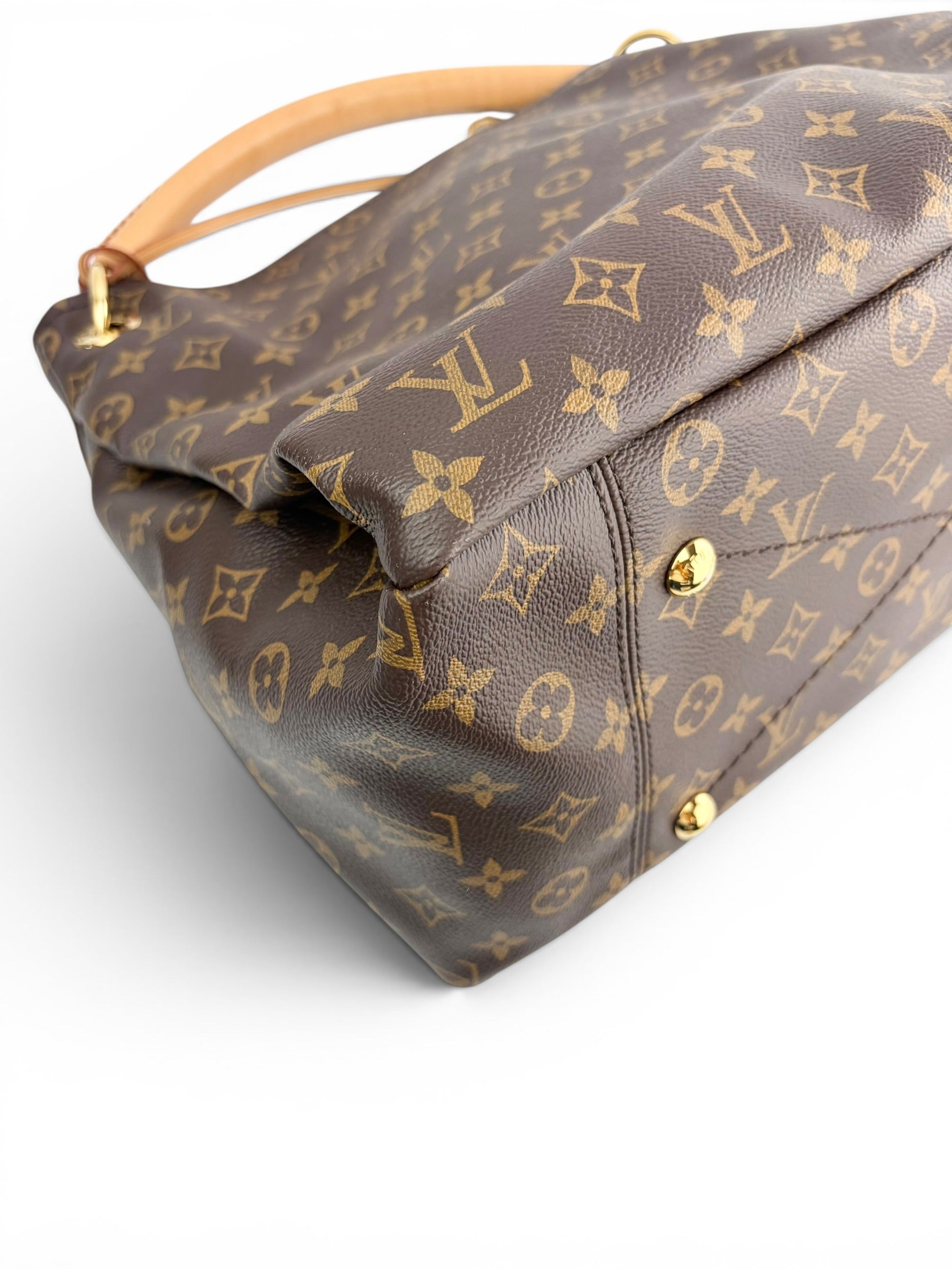 louis-vuitton-monogram-artsy-gm-7