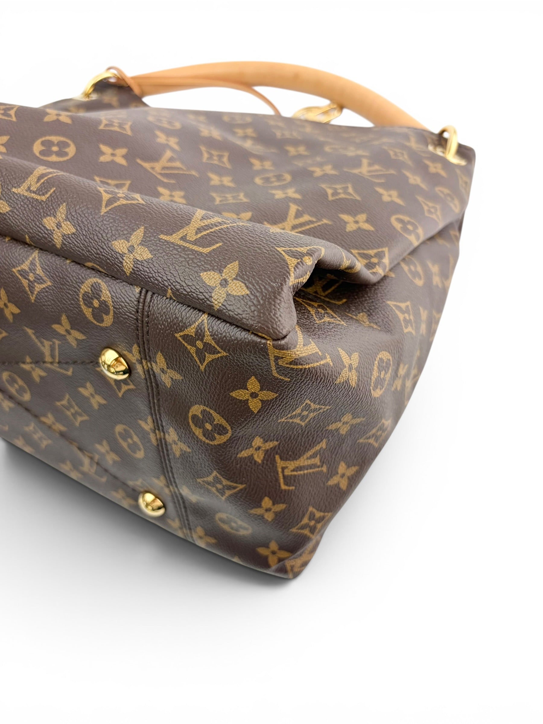 louis-vuitton-monogram-artsy-gm-8