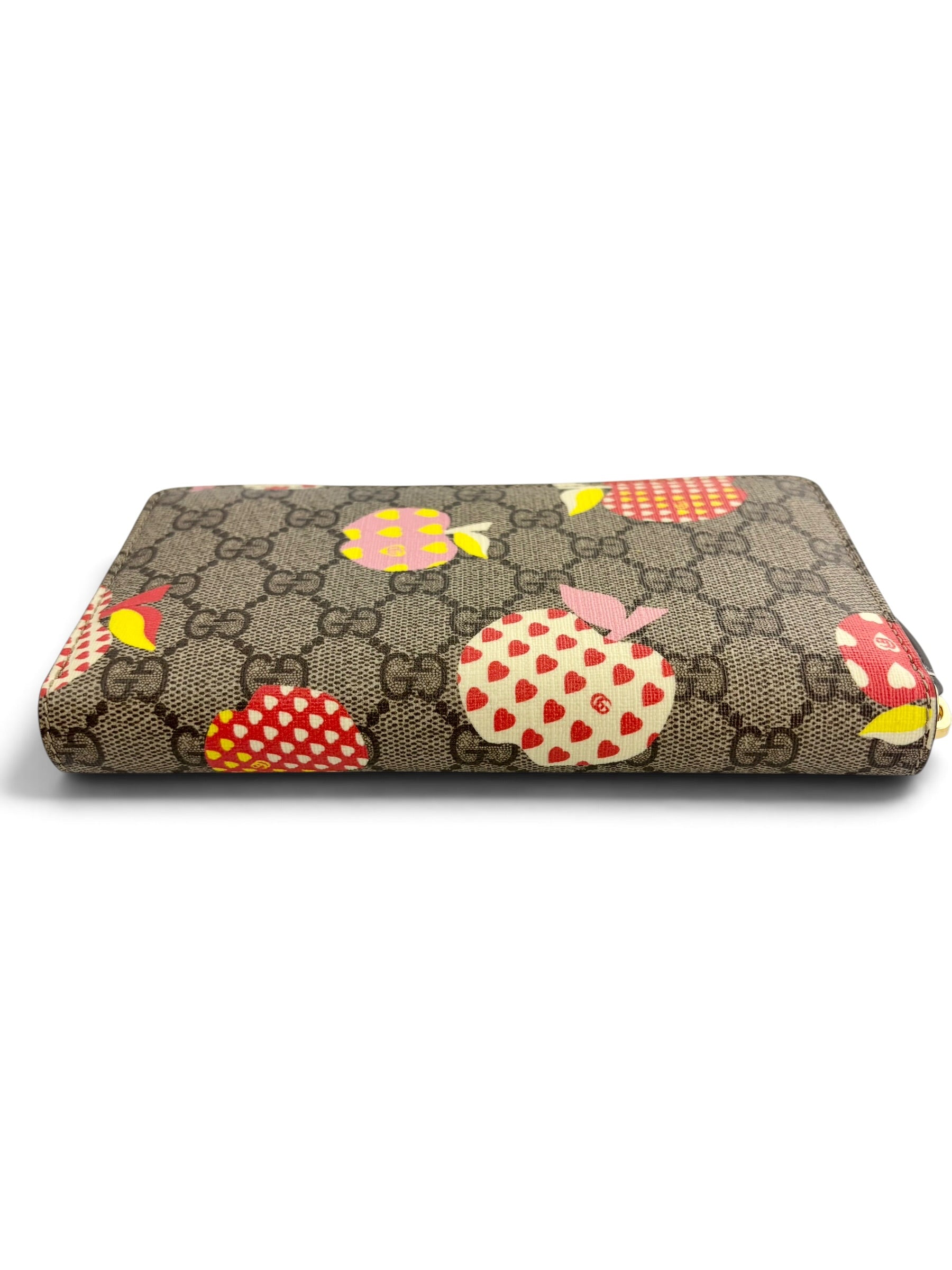 gucci-supreme-canvas-les-pommes-zippy-wallet-3