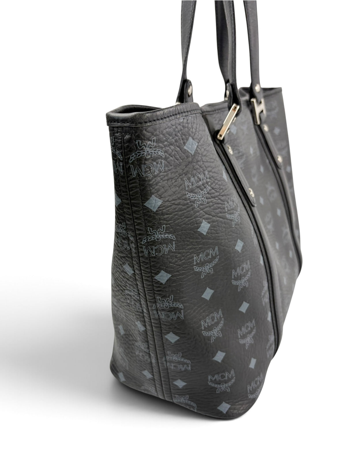 mcm-black-visetos-tote-3