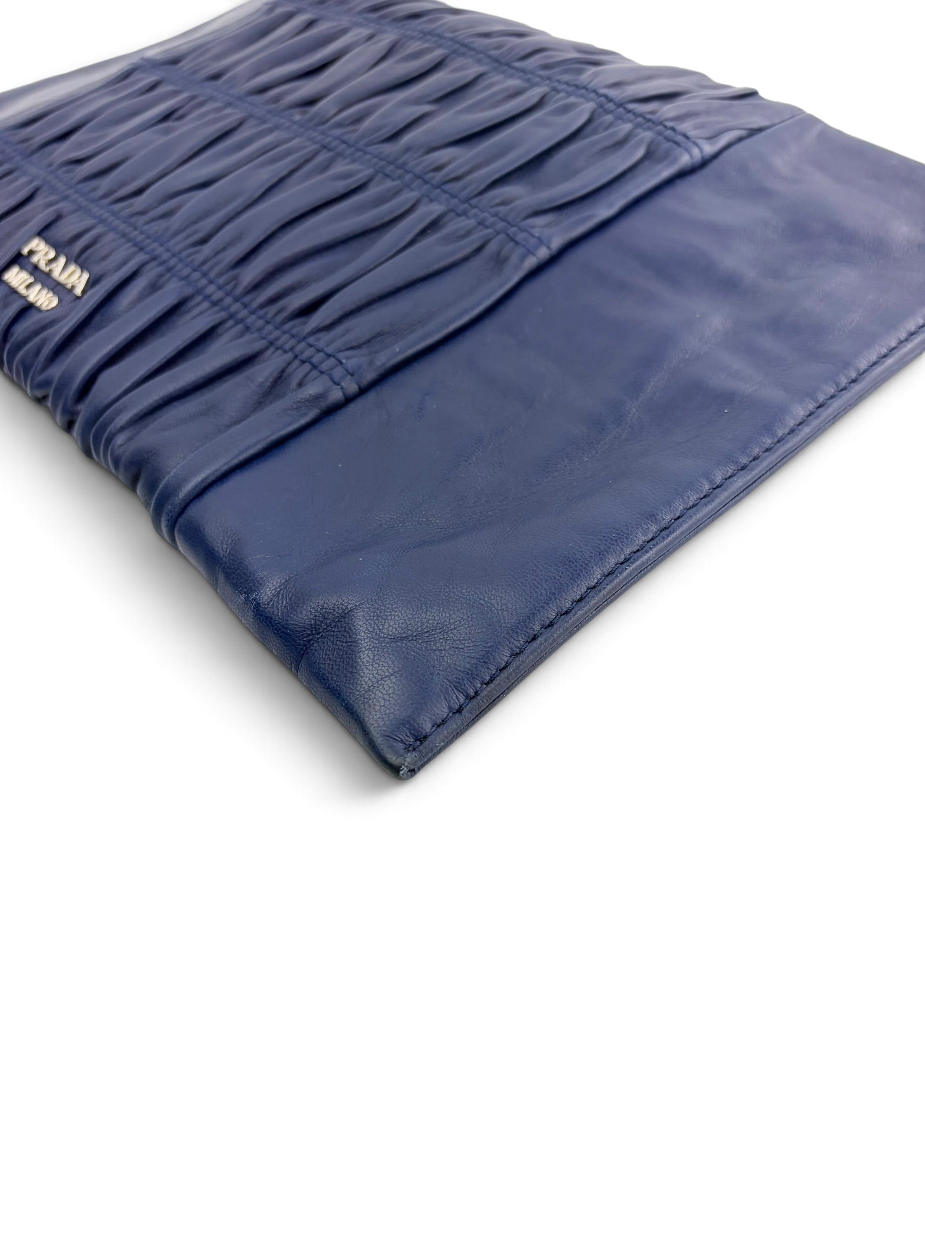 prada-navy-nappa-gaufre-clutch---3