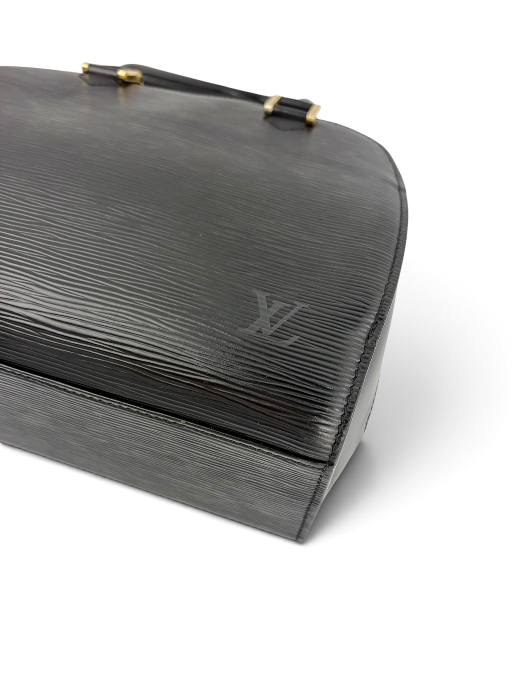 louis-vuitton-vintage-black-epi-pont-neuf--7