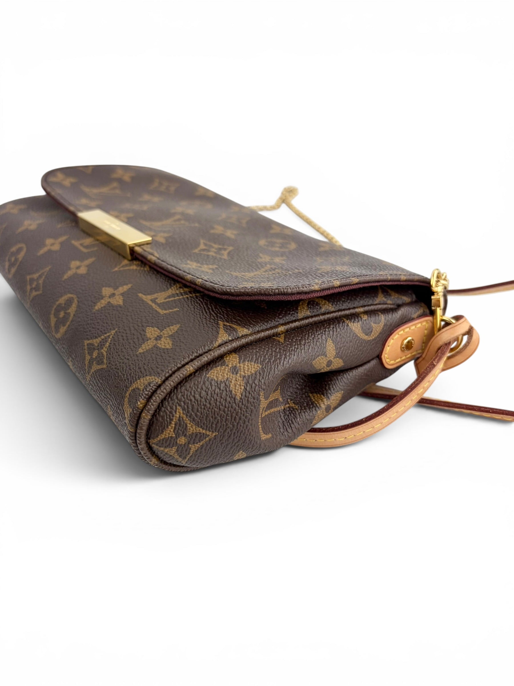 louis-vuitton-monogram-favorite-crossbody-mm-3