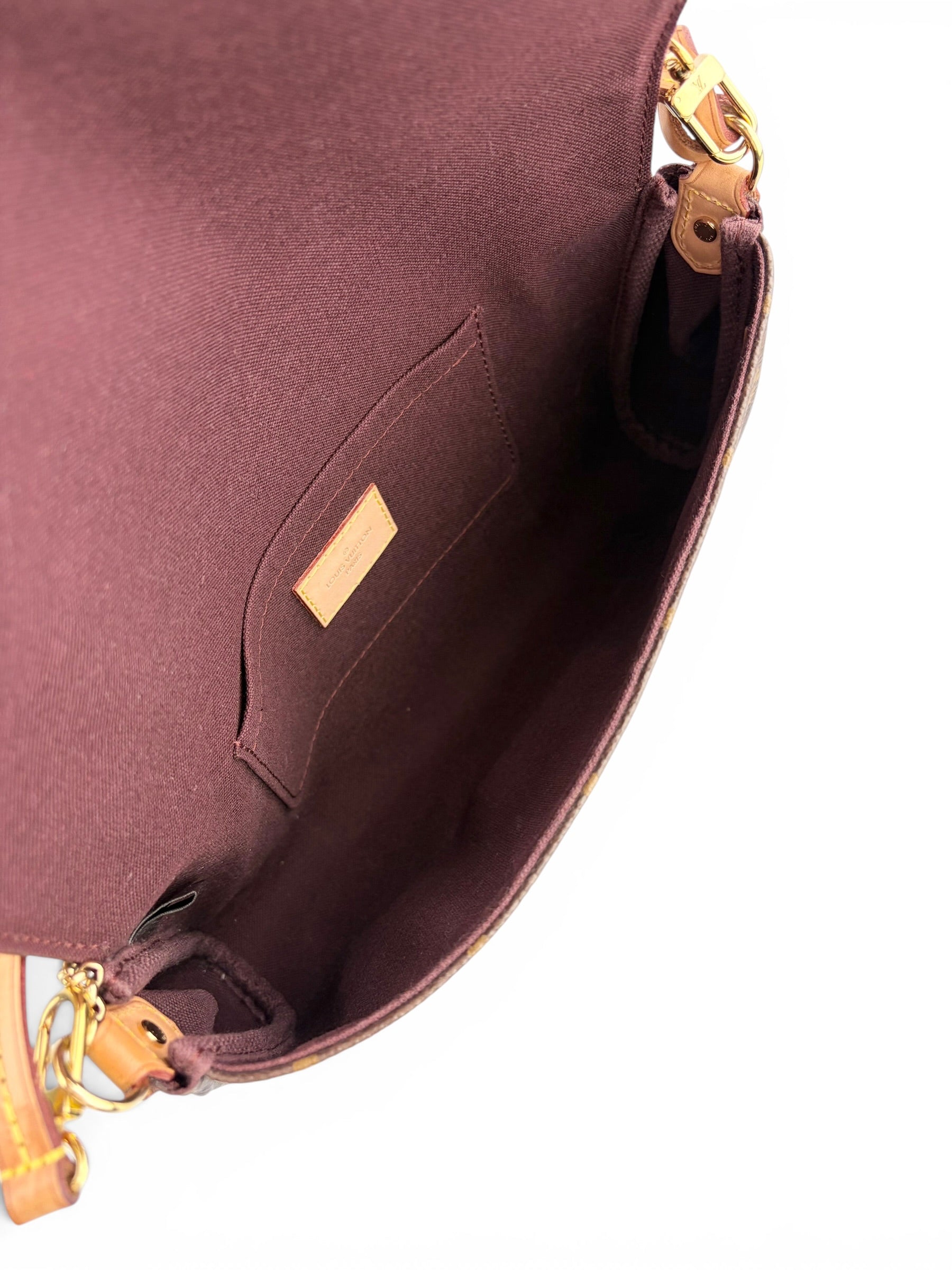louis-vuitton-monogram-favorite-crossbody-mm-6