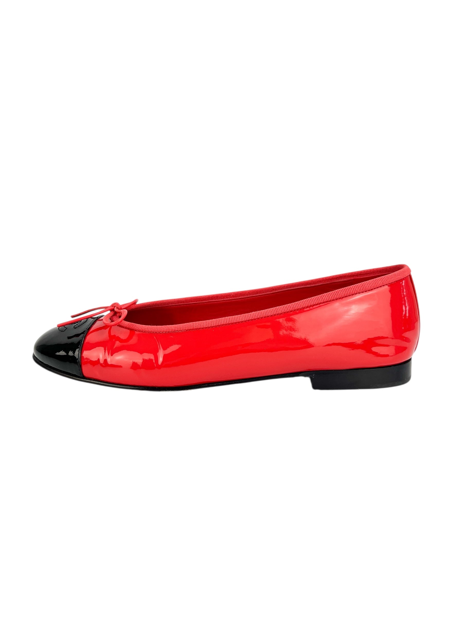 Chanel Red & Black Ballerina Flats Size 39.5