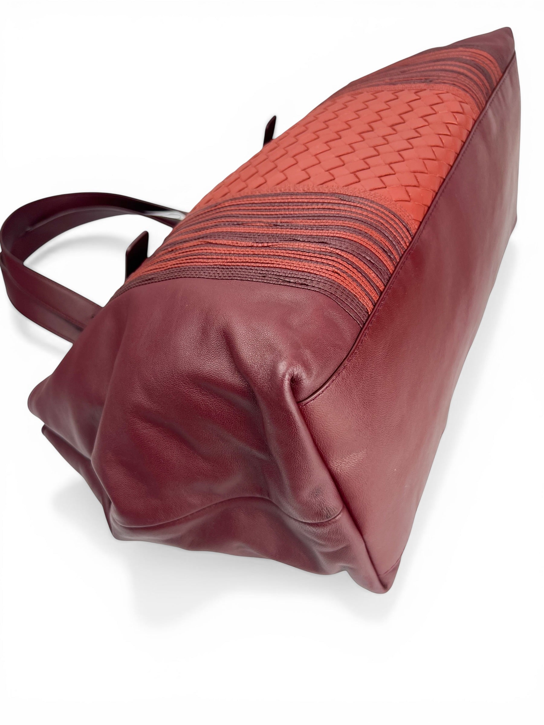 bottega-veneta-intrecciato-burgundy-tote-6