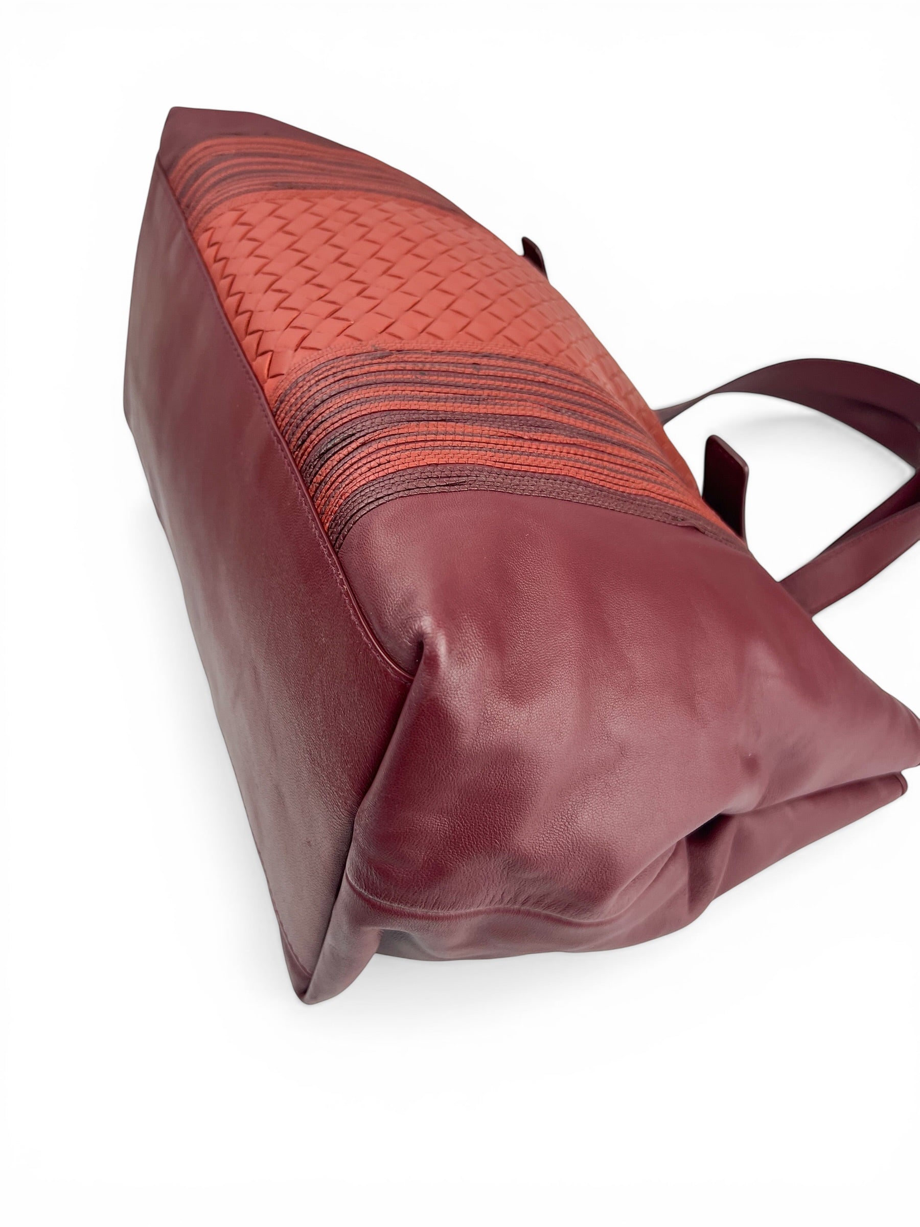 bottega-veneta-intrecciato-burgundy-tote-5