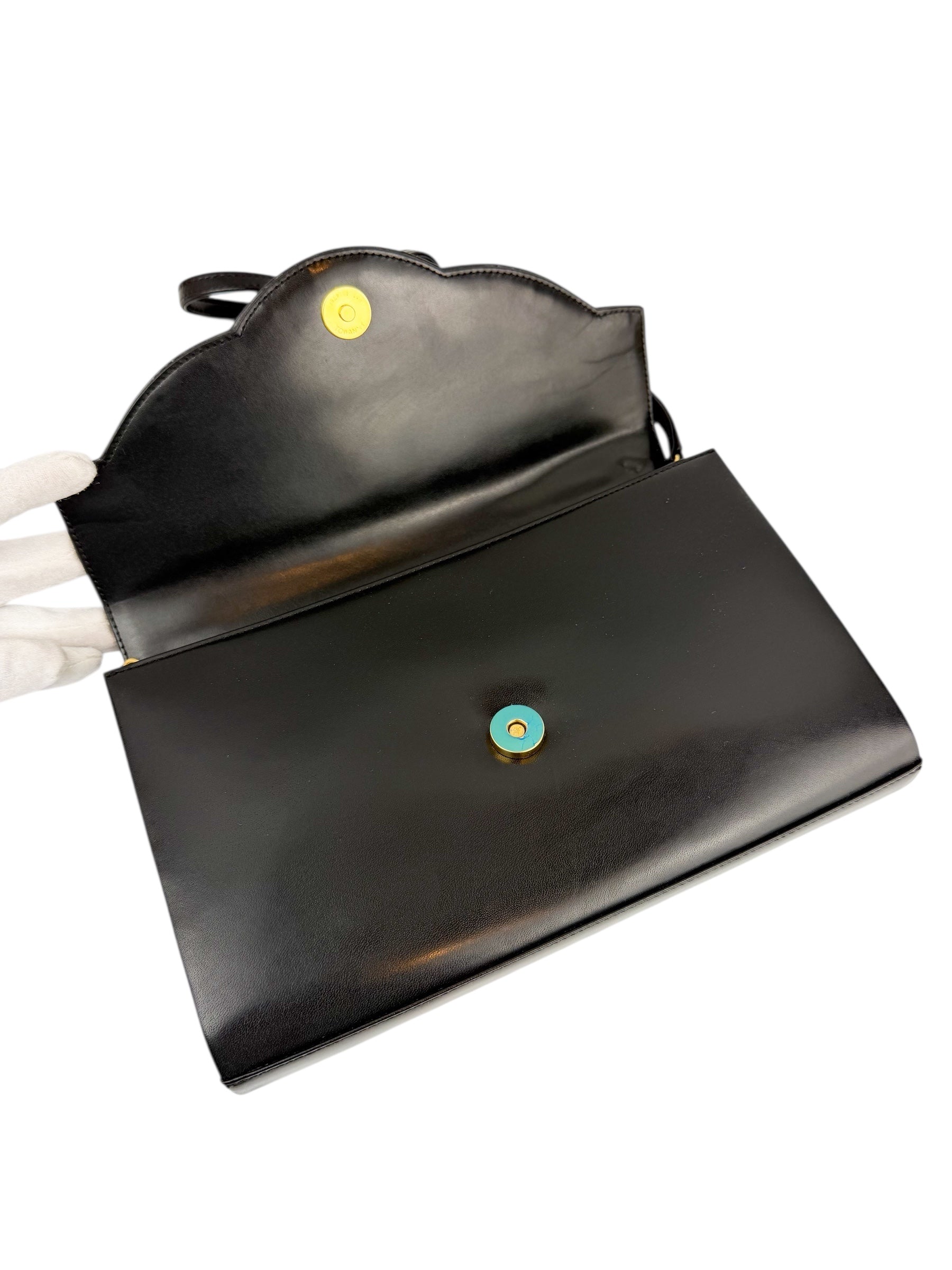 givenchy-black-box-leather-vintage-scallop-crossbody-clutch-bag--7