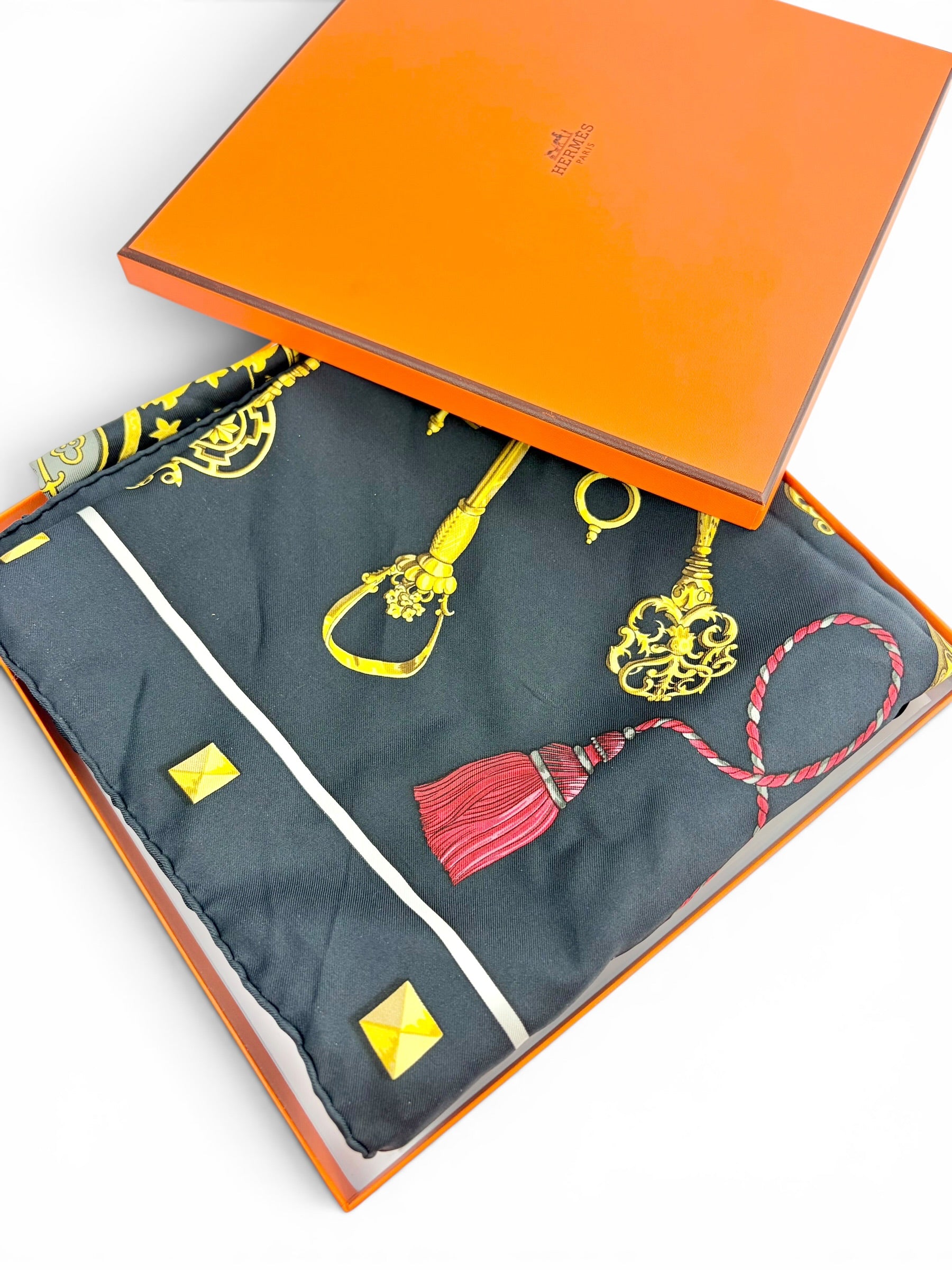 hermes-90cm-black-and-gold-100--silk-scarf-1